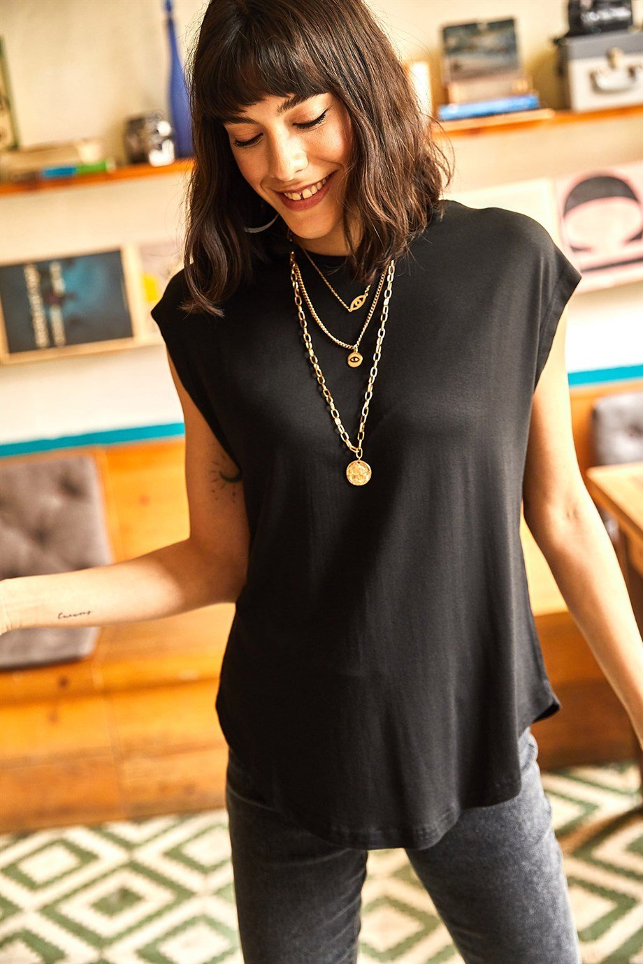 Kolsuz Altı Oval Oversize Örme Viscon Bluz Siyah