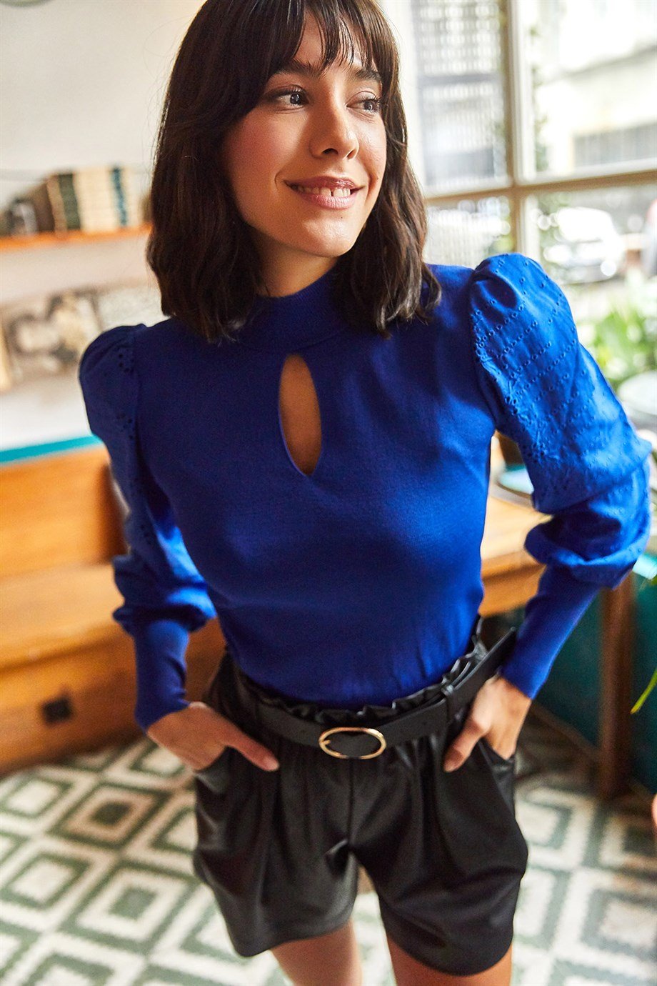 Kolu Fisto Damla Detaylı Crop Triko Bluz Saks Mavi