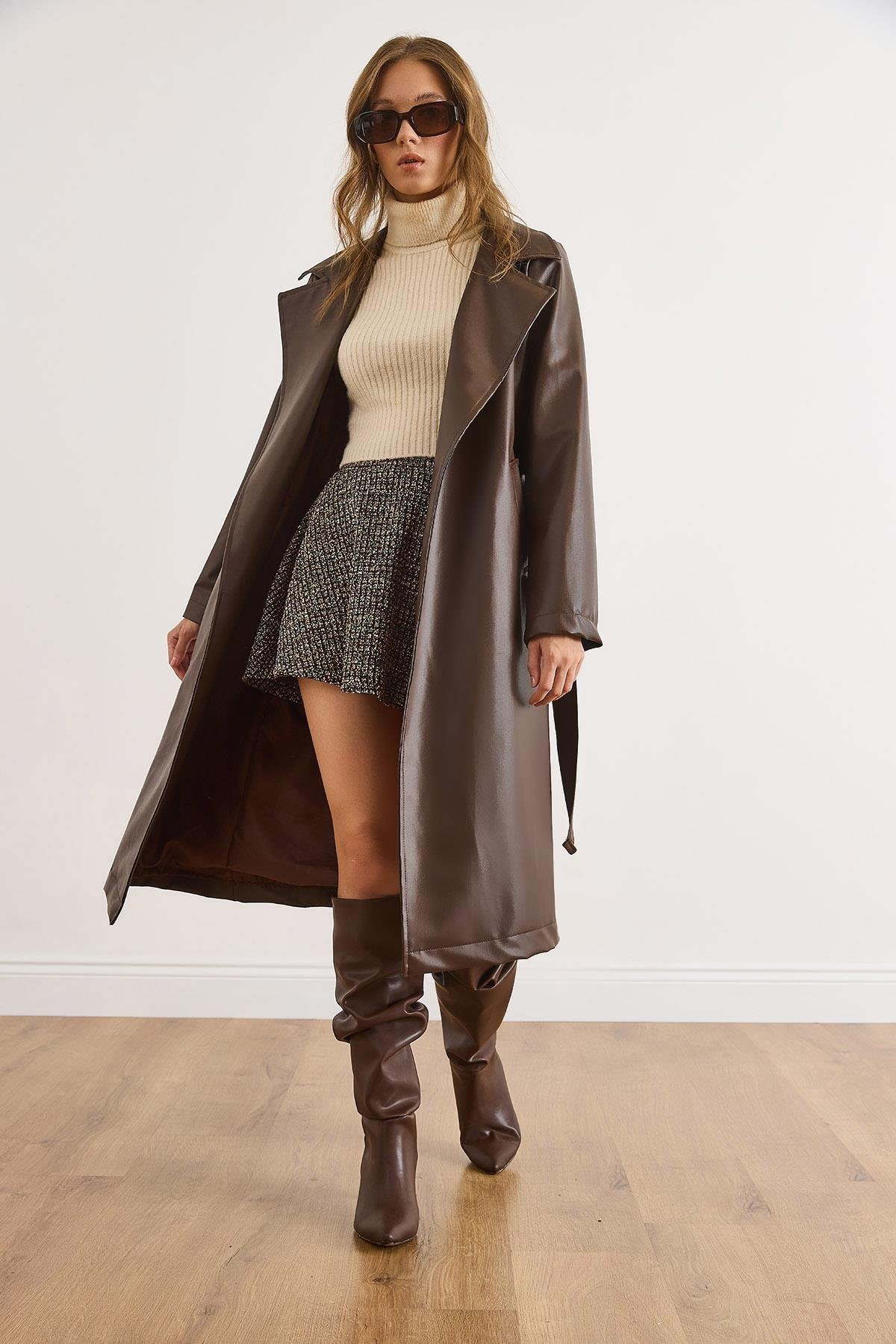Kuşaklı Cepli Astarlı Deri Trençkot Kahverengi