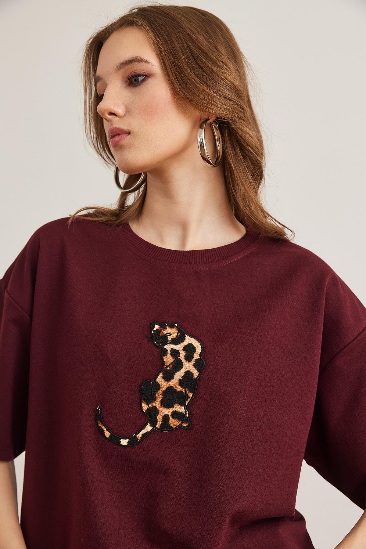 Leopar Aplikeli Boyfriend 2 İp Tişört Bordo