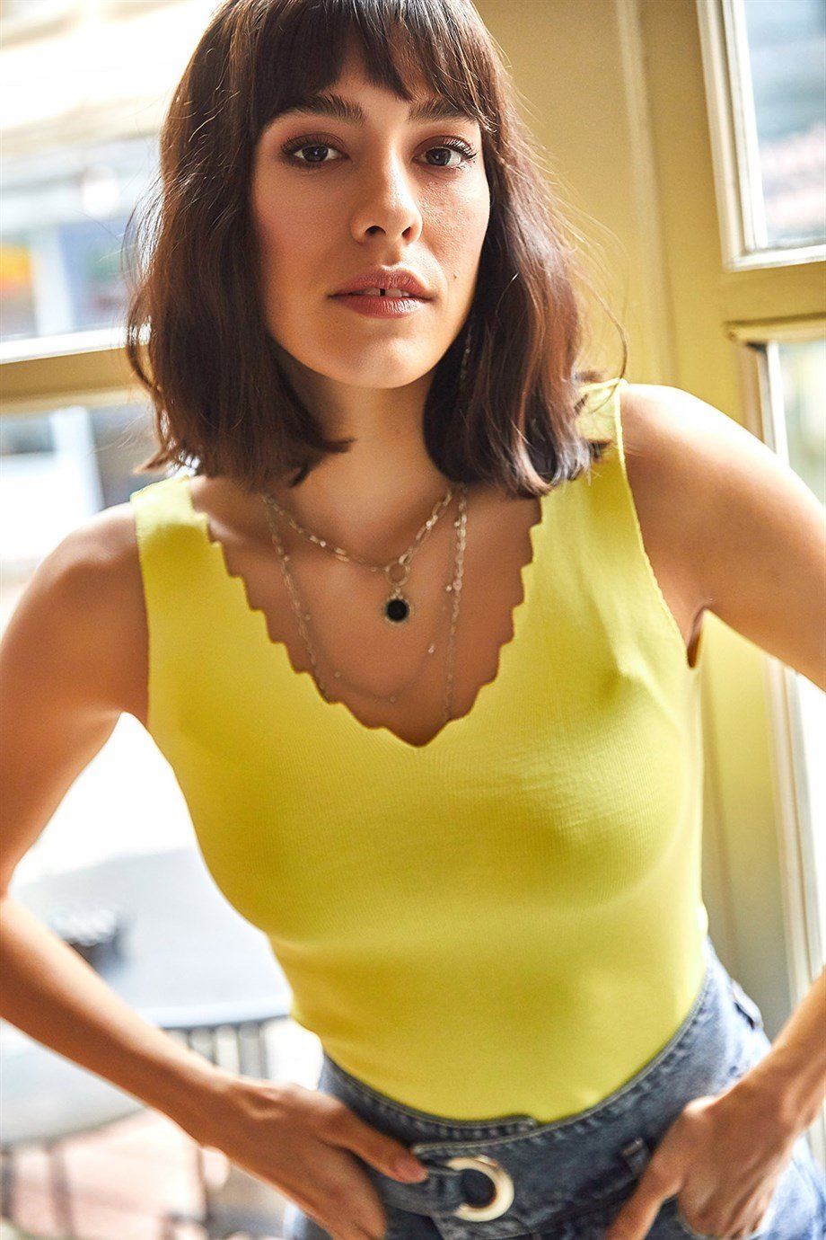 Merdiven Yaka Crop Triko Bluz Sarı