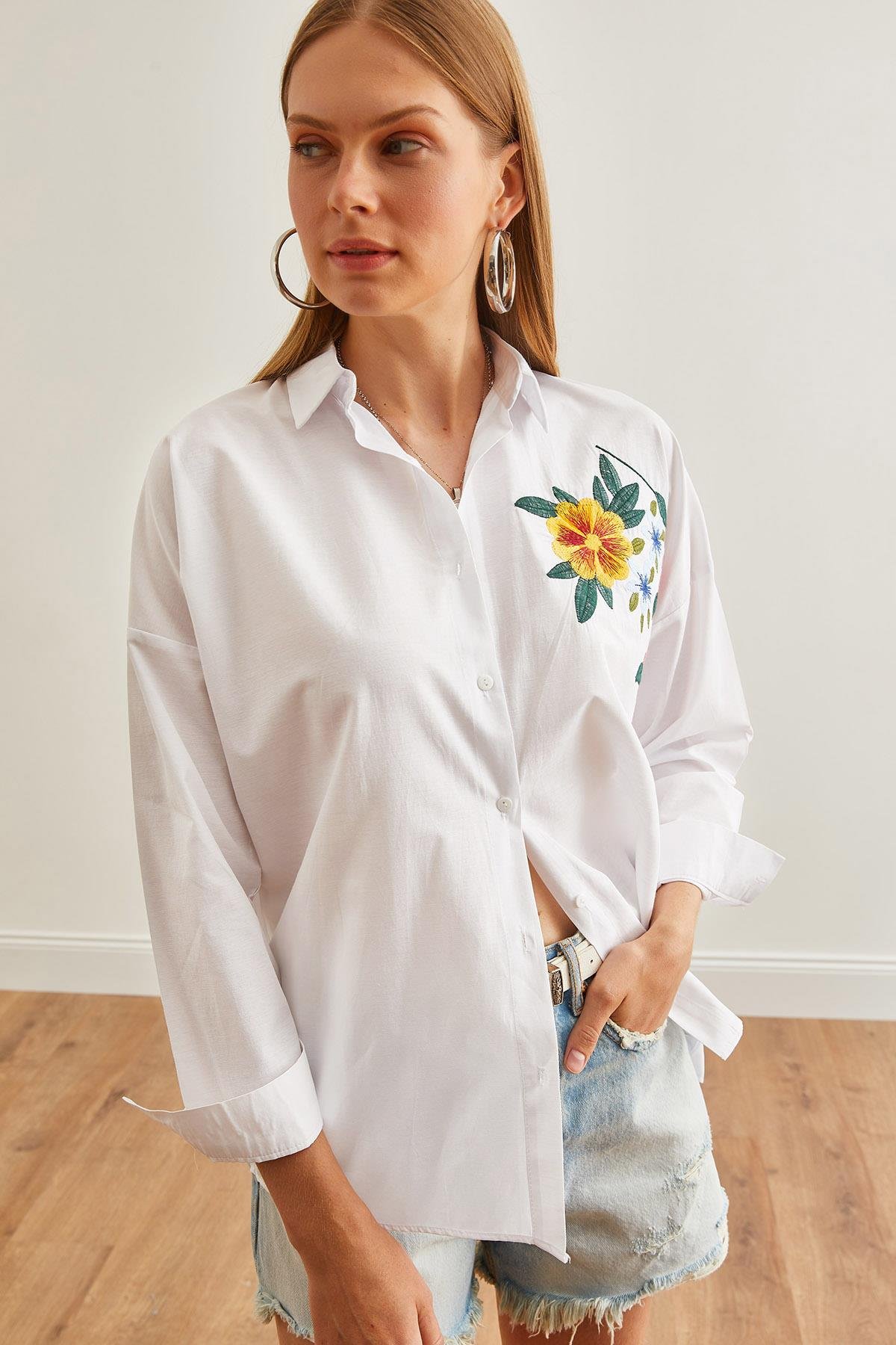 Nakış Detaylı Oversize Dokuma Gömlek Çiçek Beyaz