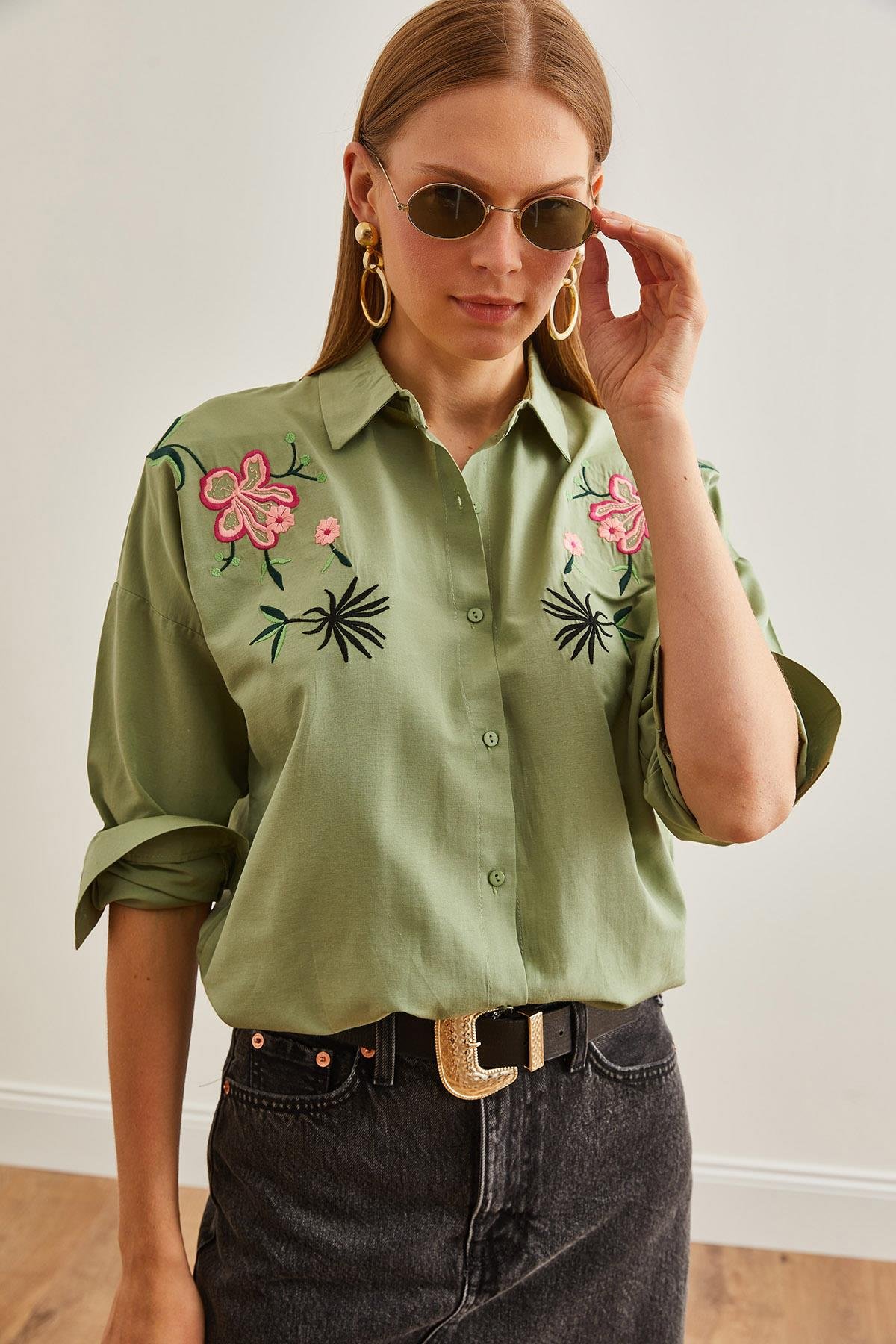 Nakış Detaylı Oversize Dokuma Gömlek Lilyum Küf Yeşili