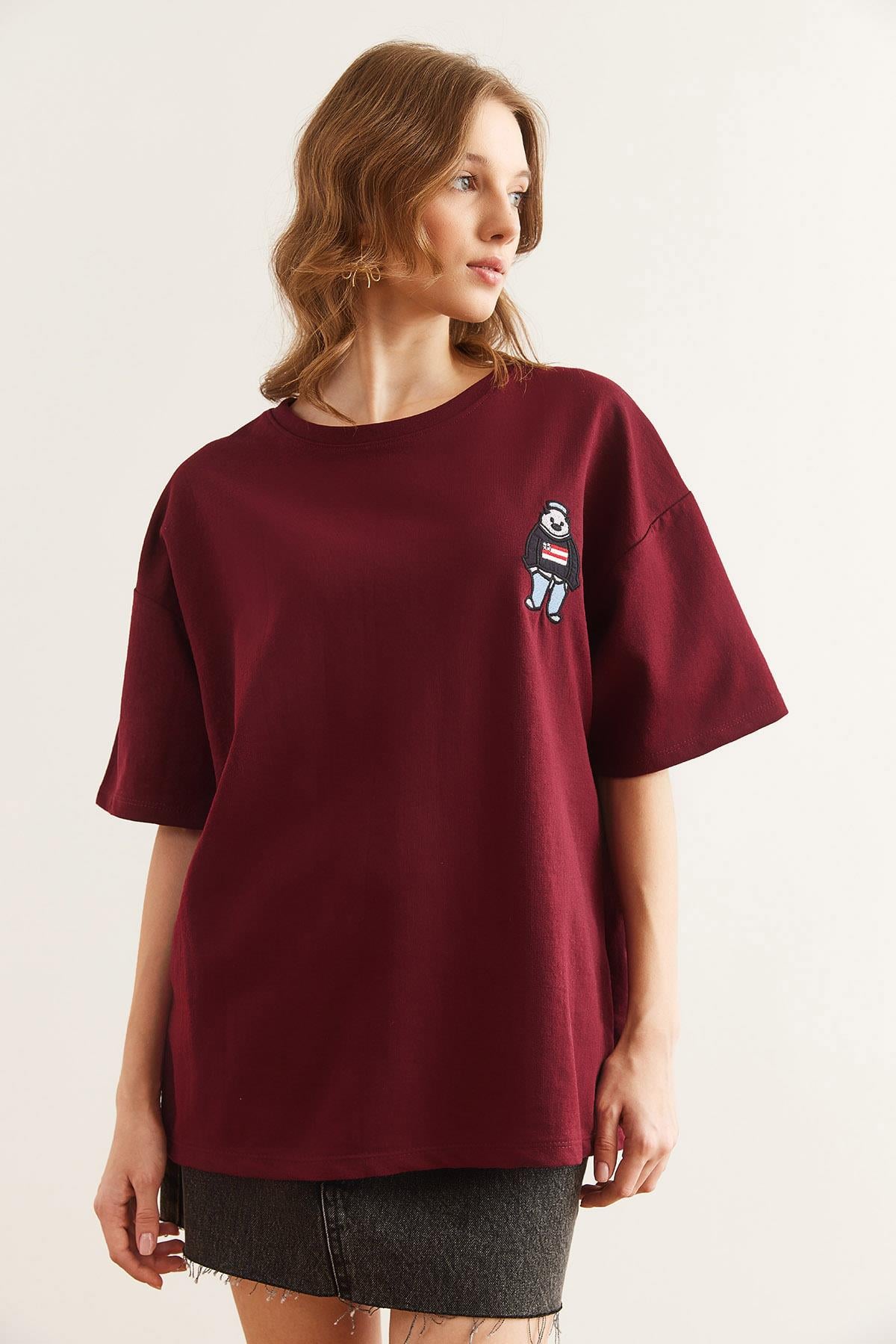 Nakış Detaylı Rahat Kalıp Tişört Bordo