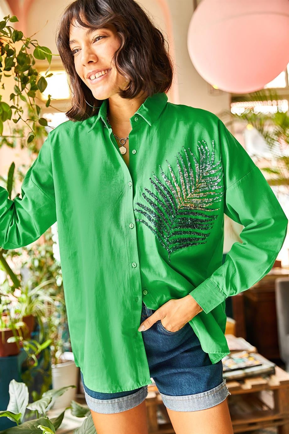 Palmiye Pul Detaylı Oversize Dokuma Poplin Gömlek Çimen Yeşili