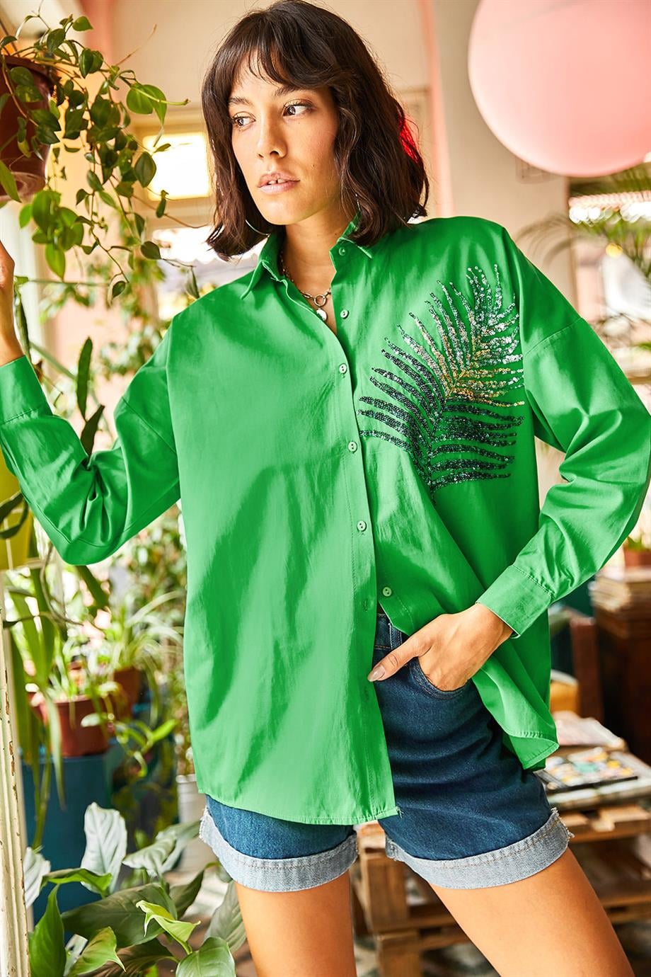 Palmiye Pul Detaylı Oversize Dokuma Poplin Gömlek Çimen Yeşili