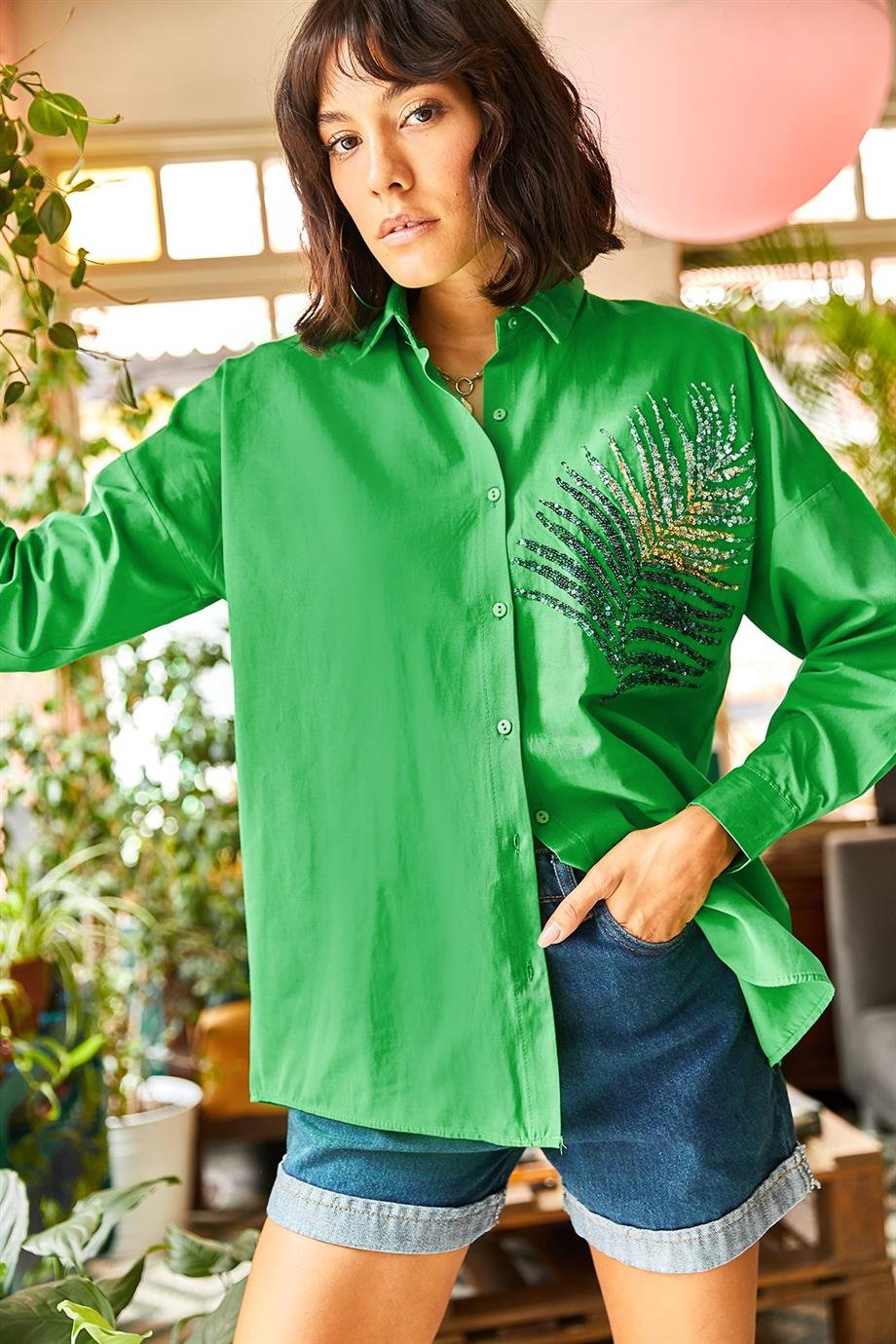 Palmiye Pul Detaylı Oversize Dokuma Poplin Gömlek Çimen Yeşili