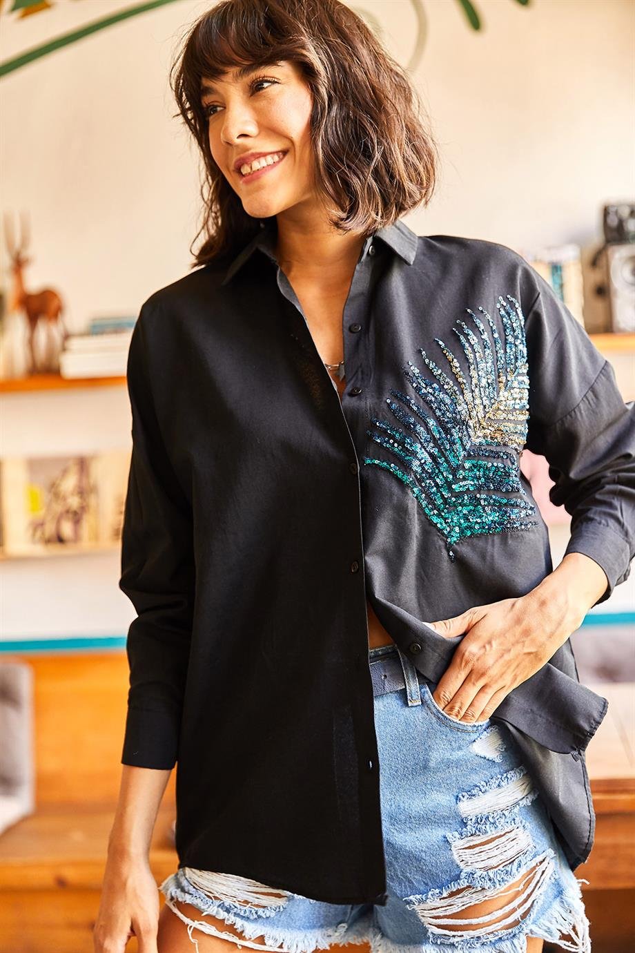 Palmiye Pul Detaylı Oversize Dokuma Poplin Gömlek Siyah
