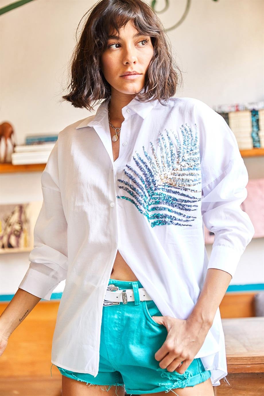 Palmiye Pul Detaylı Oversize Dokuma Poplin Gömlek Beyaz