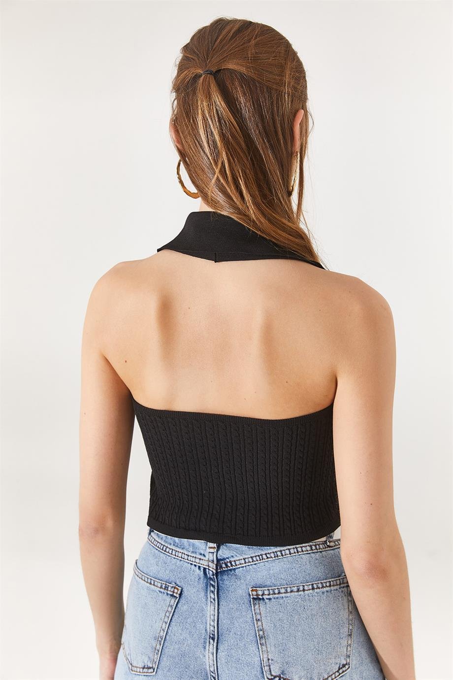 Polo Yaka Düğmeli Sırt Dekolteli Crop Bluz Siyah