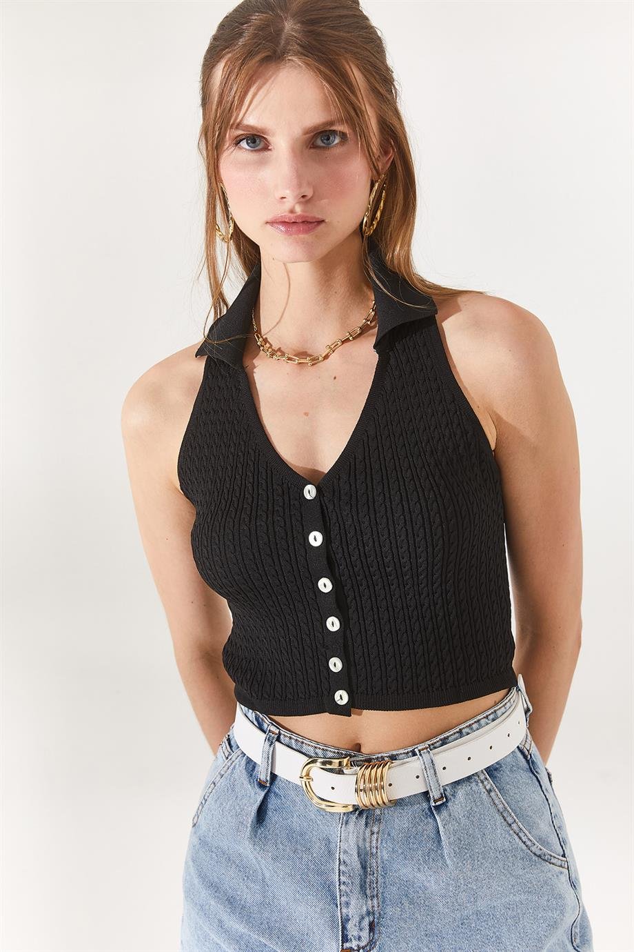 Polo Yaka Düğmeli Sırt Dekolteli Crop Bluz Siyah