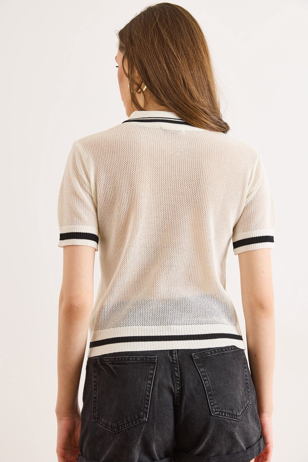 Polo Yaka Fermuarlı Ajurlu Crop Triko Bluz Ekru