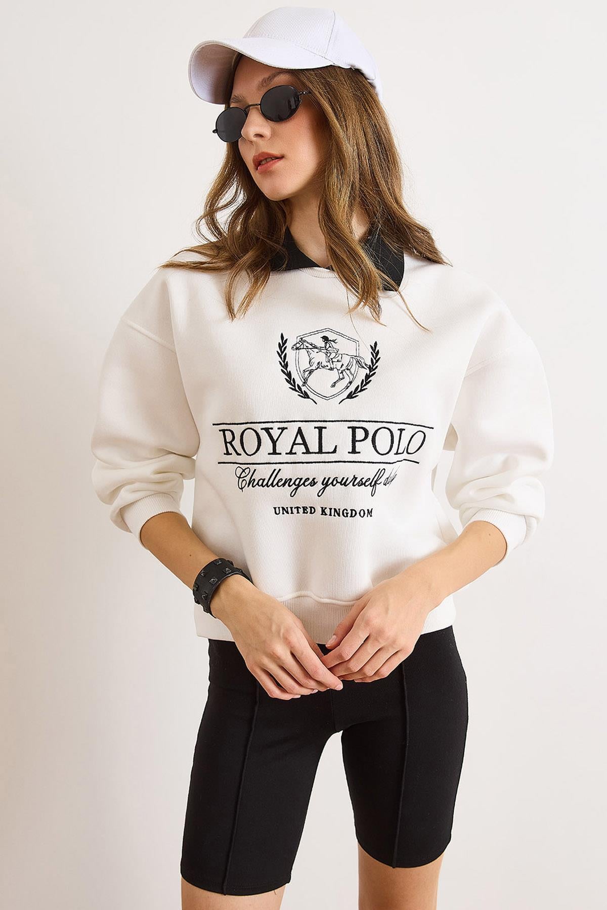 Polo Yaka Nakışlı Şardonlu Sweatshirt Beyaz