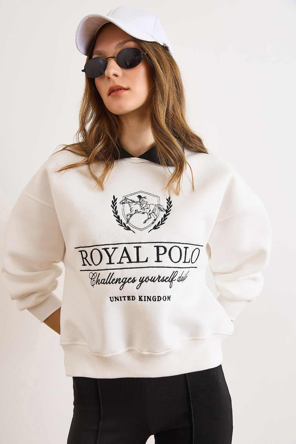 Polo Yaka Nakışlı Şardonlu Sweatshirt Beyaz