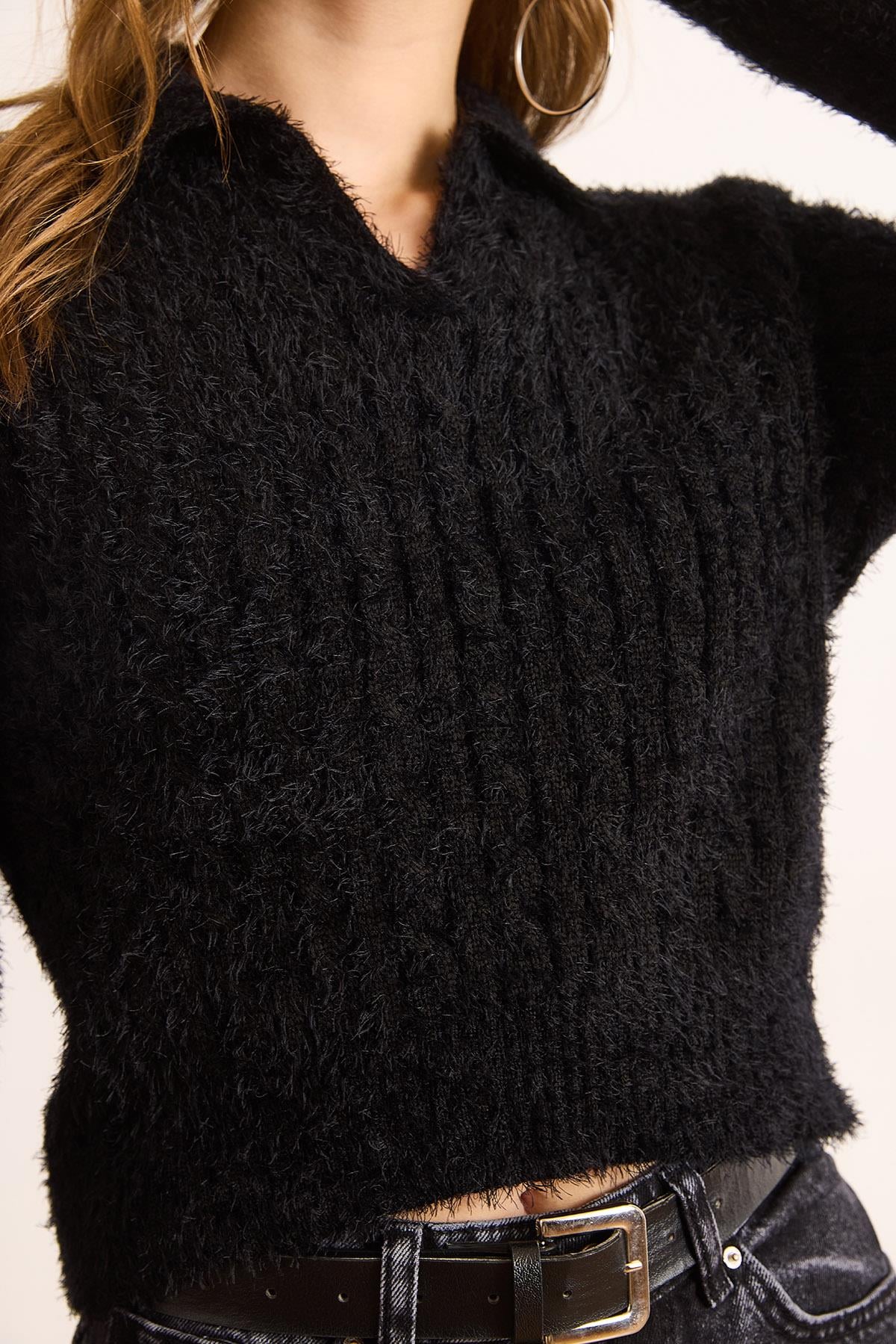 Polo Yaka Saç Örgülü Crop Sakal Bluz Siyah