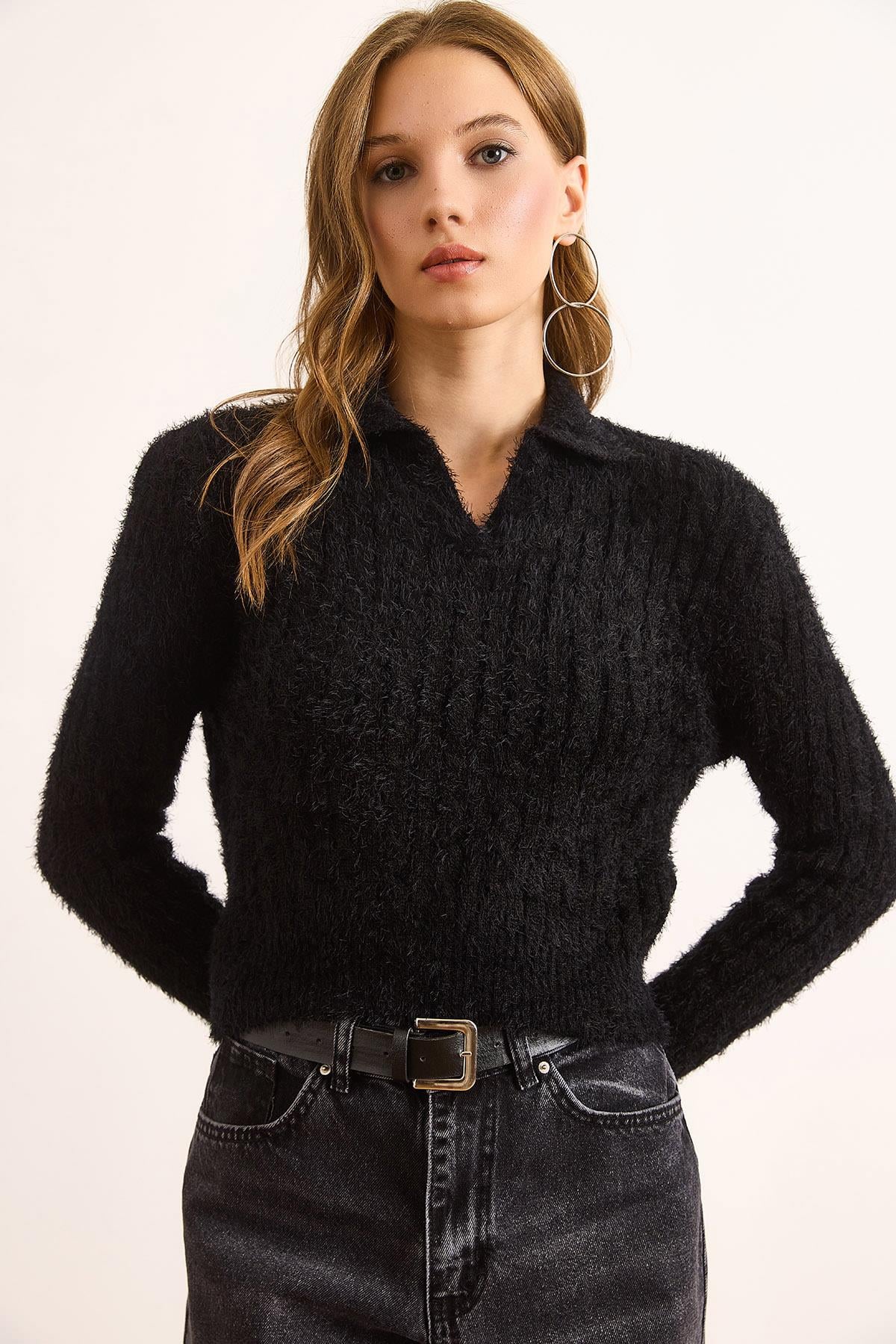 Polo Yaka Saç Örgülü Crop Sakal Bluz Siyah
