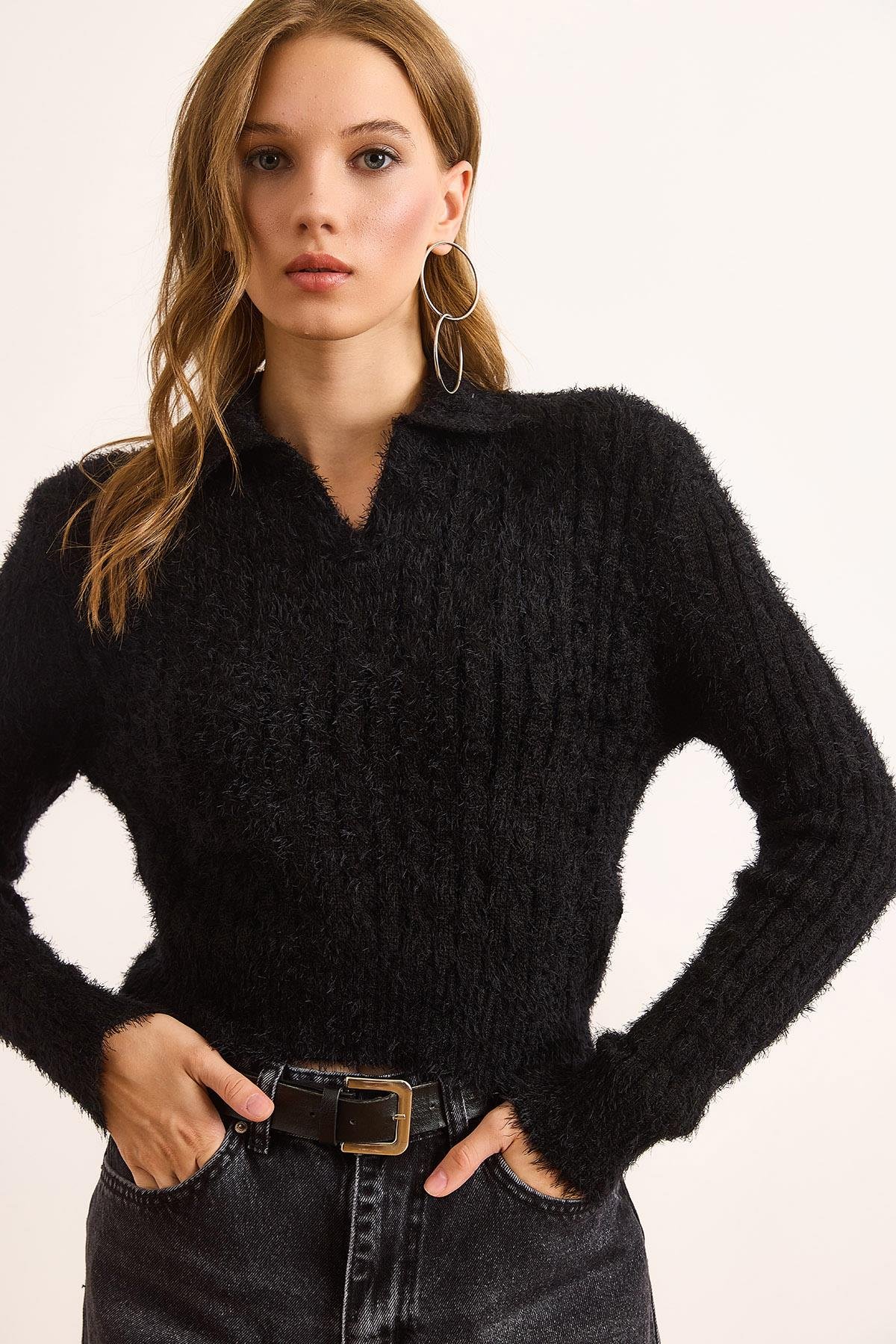 Polo Yaka Saç Örgülü Crop Sakal Bluz Siyah