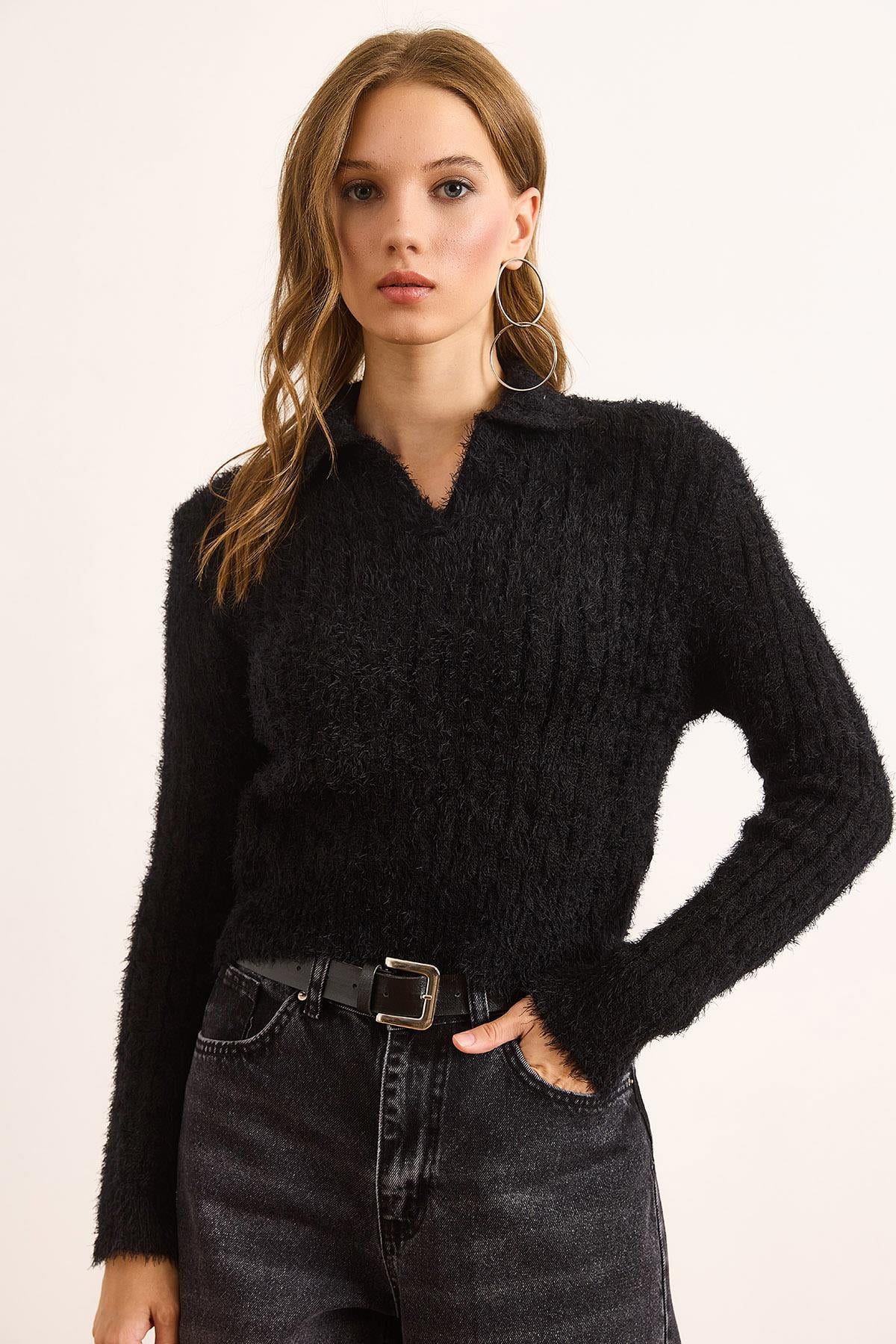 Polo Yaka Saç Örgülü Crop Sakal Bluz Siyah