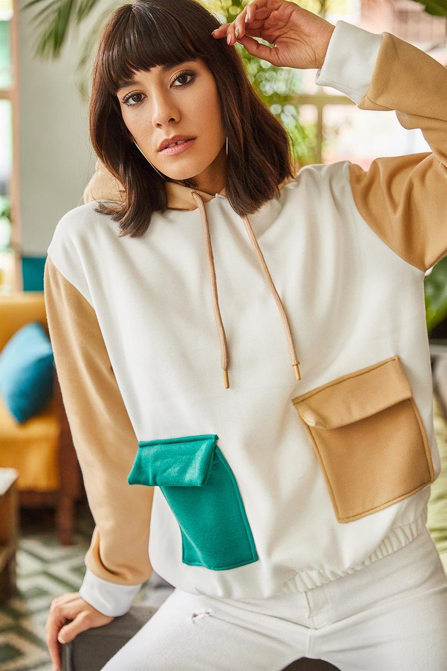 Renk Bloklu İçi Polarlı Sweatshirt Ekru Bej