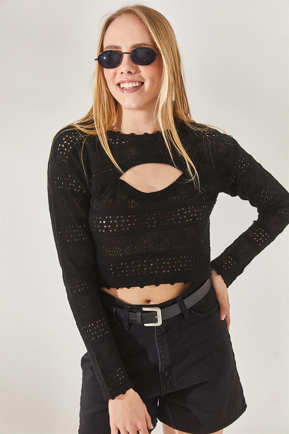Roba Dekolteli Ajurlu Crop Triko Bluz Siyah