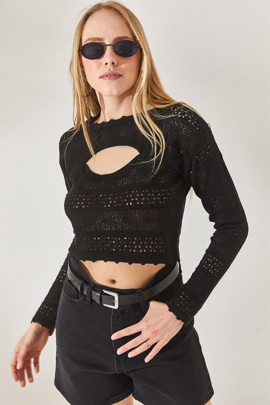 Roba Dekolteli Ajurlu Crop Triko Bluz Siyah