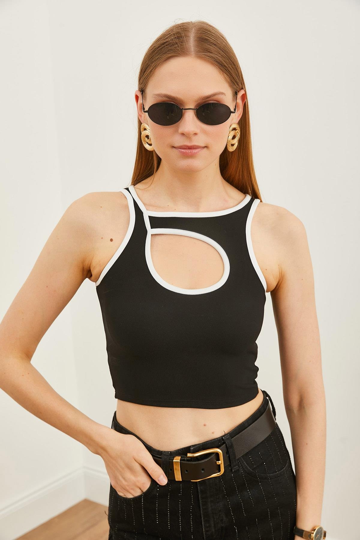 Roba Detaylı İnce Fitilli Crop Bluz Siyah