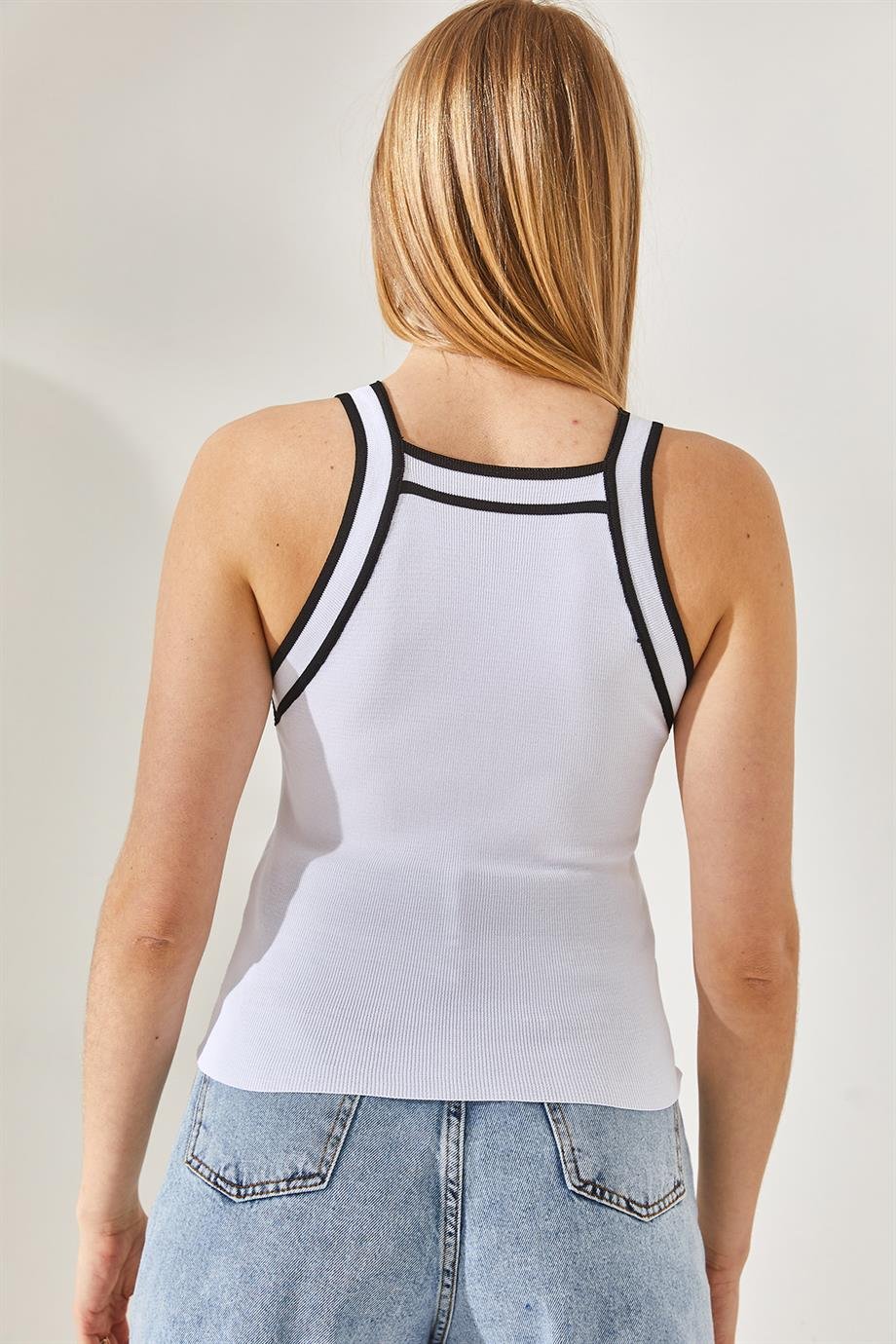 Şeritli Halter Yaka Crop Triko Bluz Beyaz