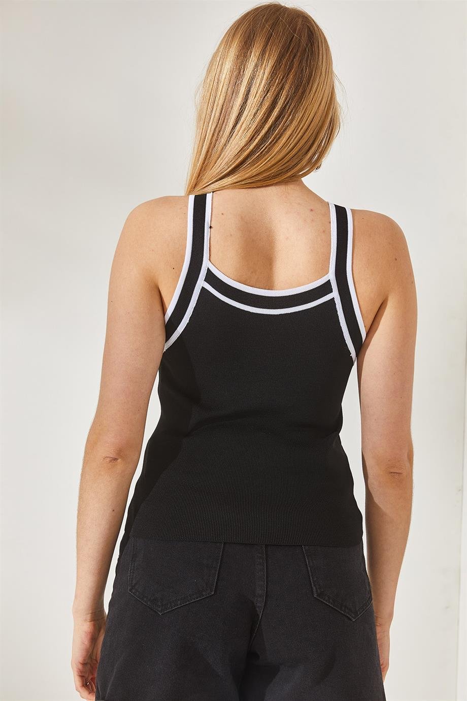 Şeritli Halter Yaka Crop Triko Bluz Siyah
