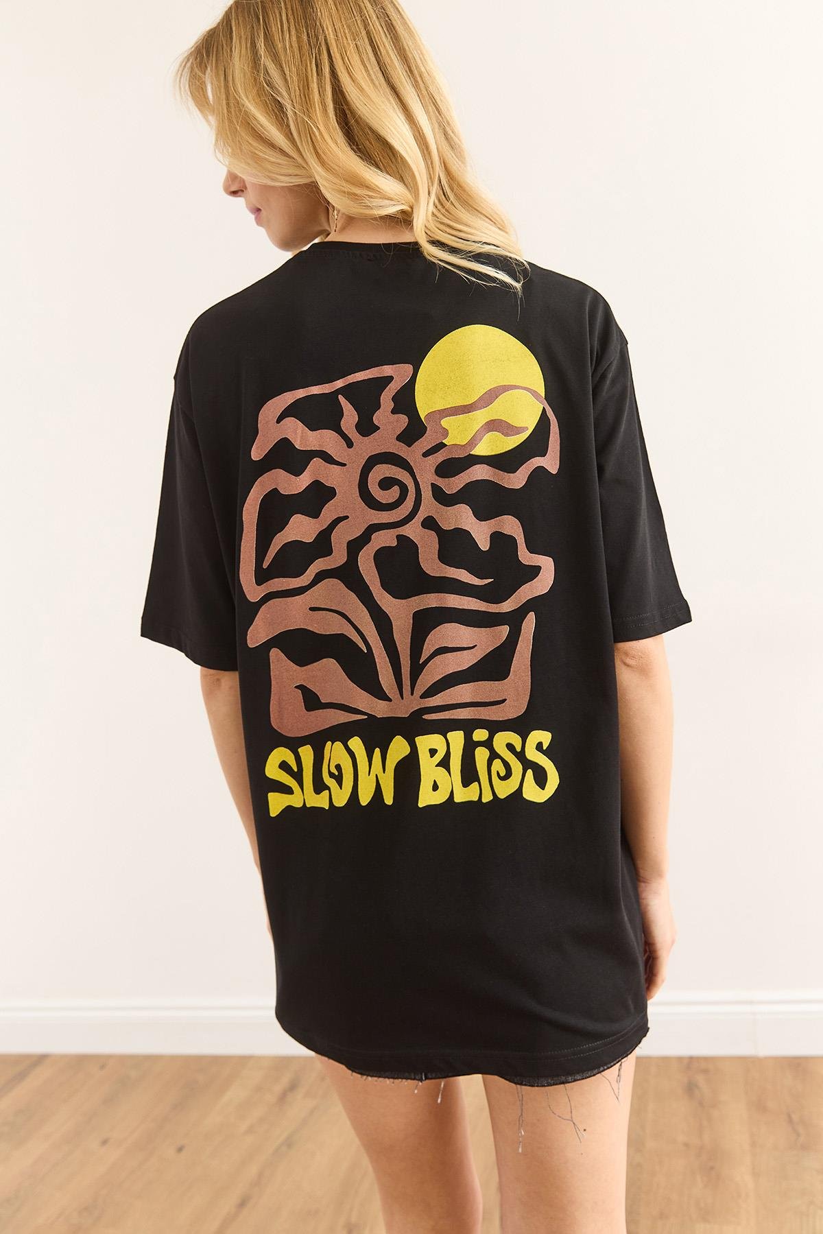 Slow Bliss Ön Arka Baskılı Pamuk Tişört Siyah
