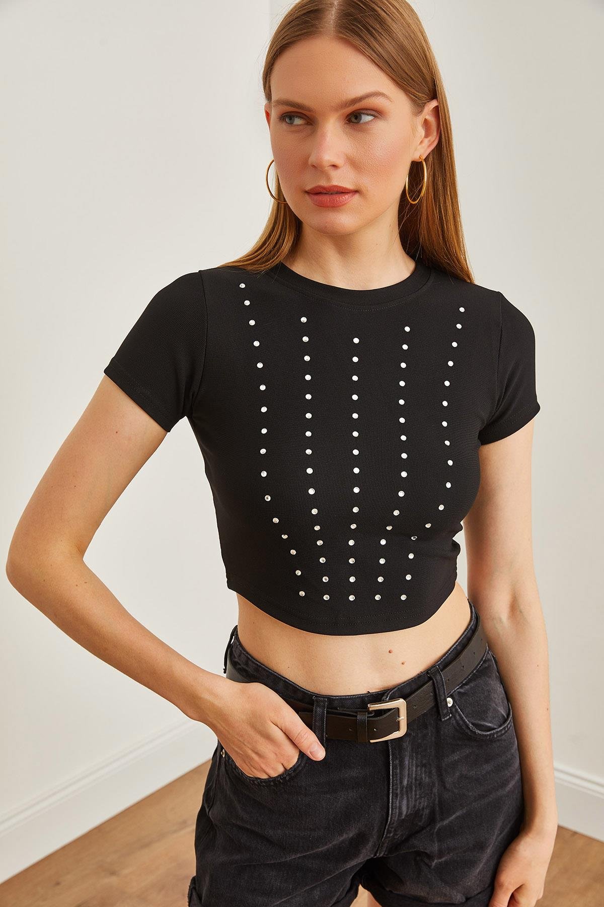 Taş Detaylı İnce Fitilli Crop Bluz Siyah