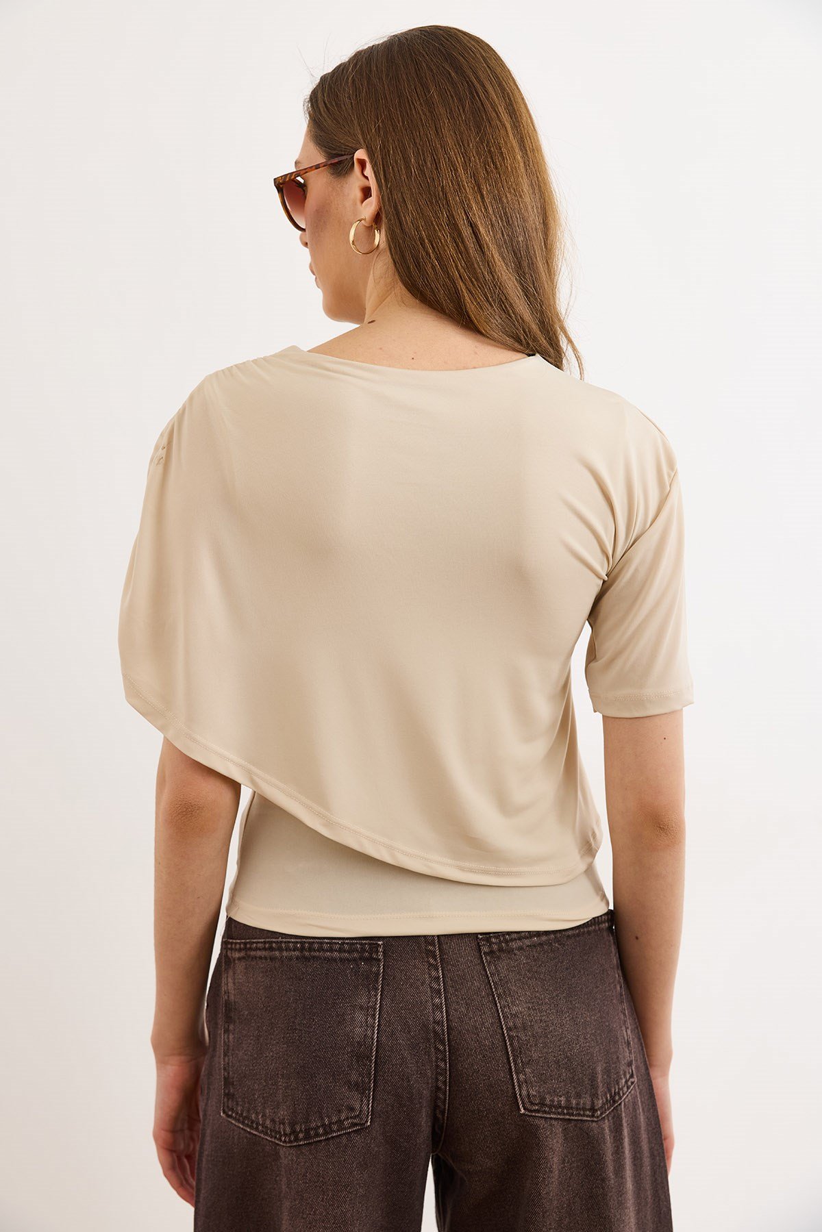 Tek Omuz Drape Detaylı Anvelop Sandy Bluz Taş