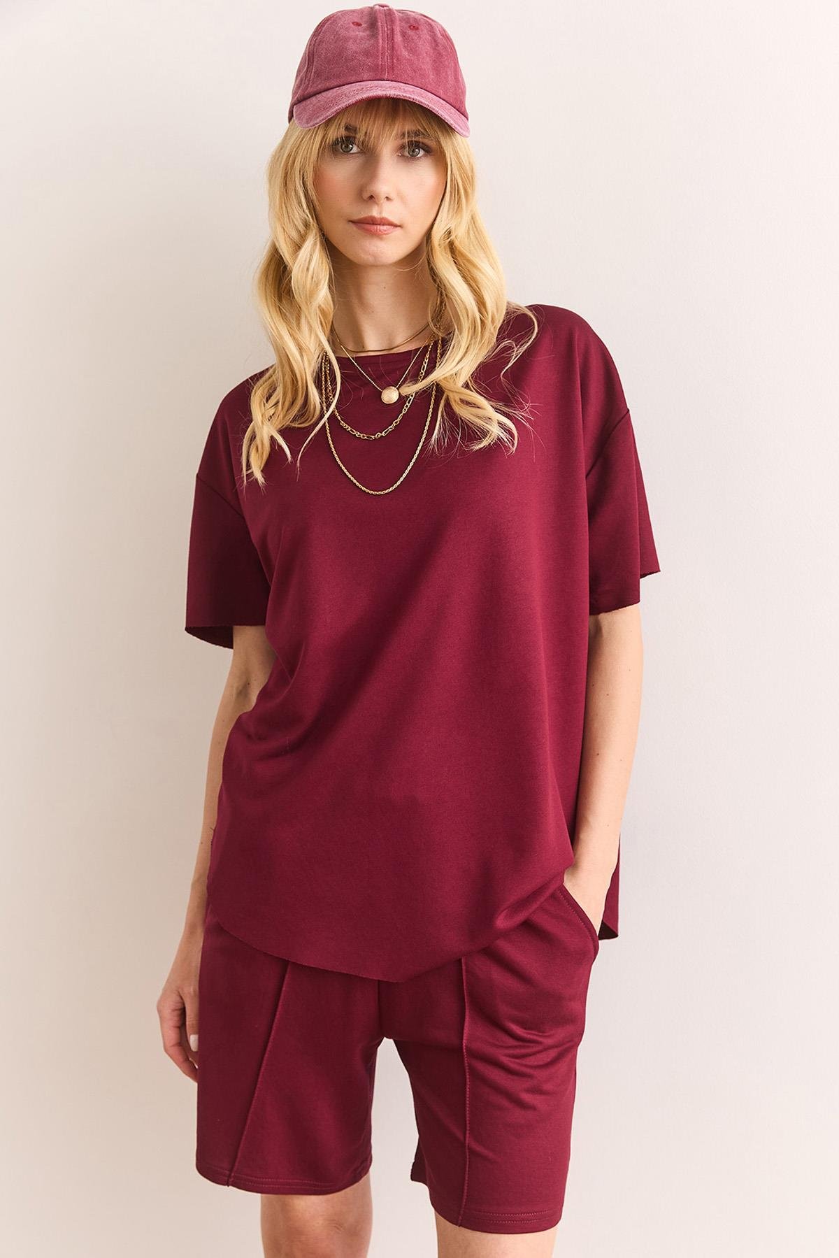 Üst Oval Tişört Alt Cepli Şort Takım Bordo
