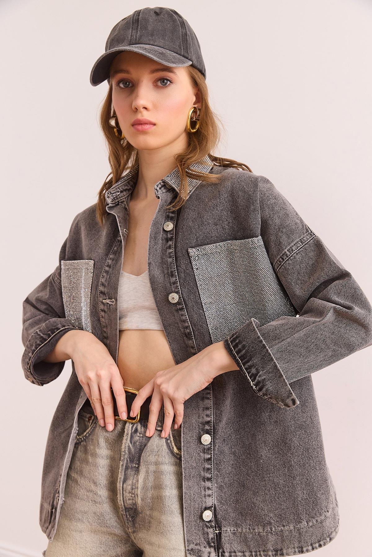 Yaka Cep Taşlı Oversize Pamuk Denim Gömlek Füme