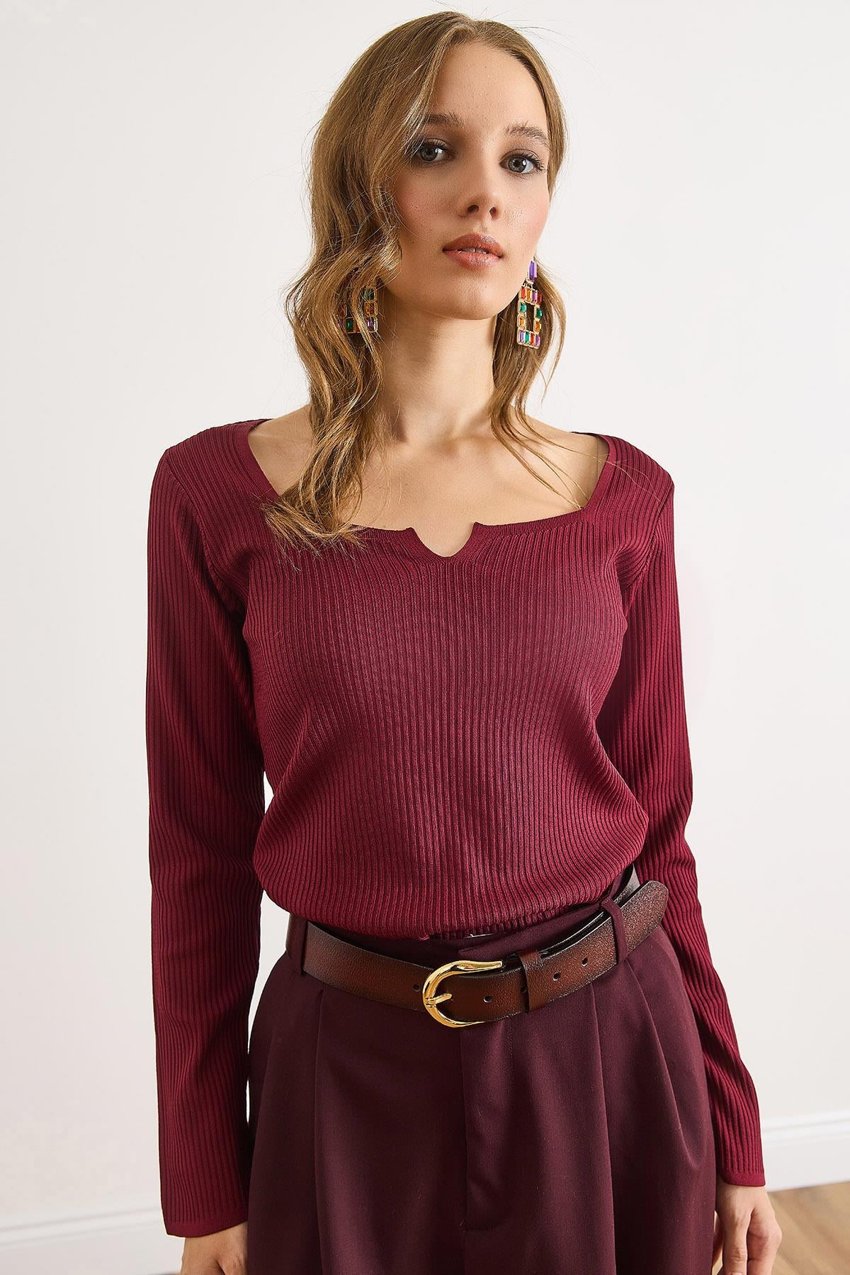 Yaka Detaylı Fitilli Esnek Triko Bluz Bordo