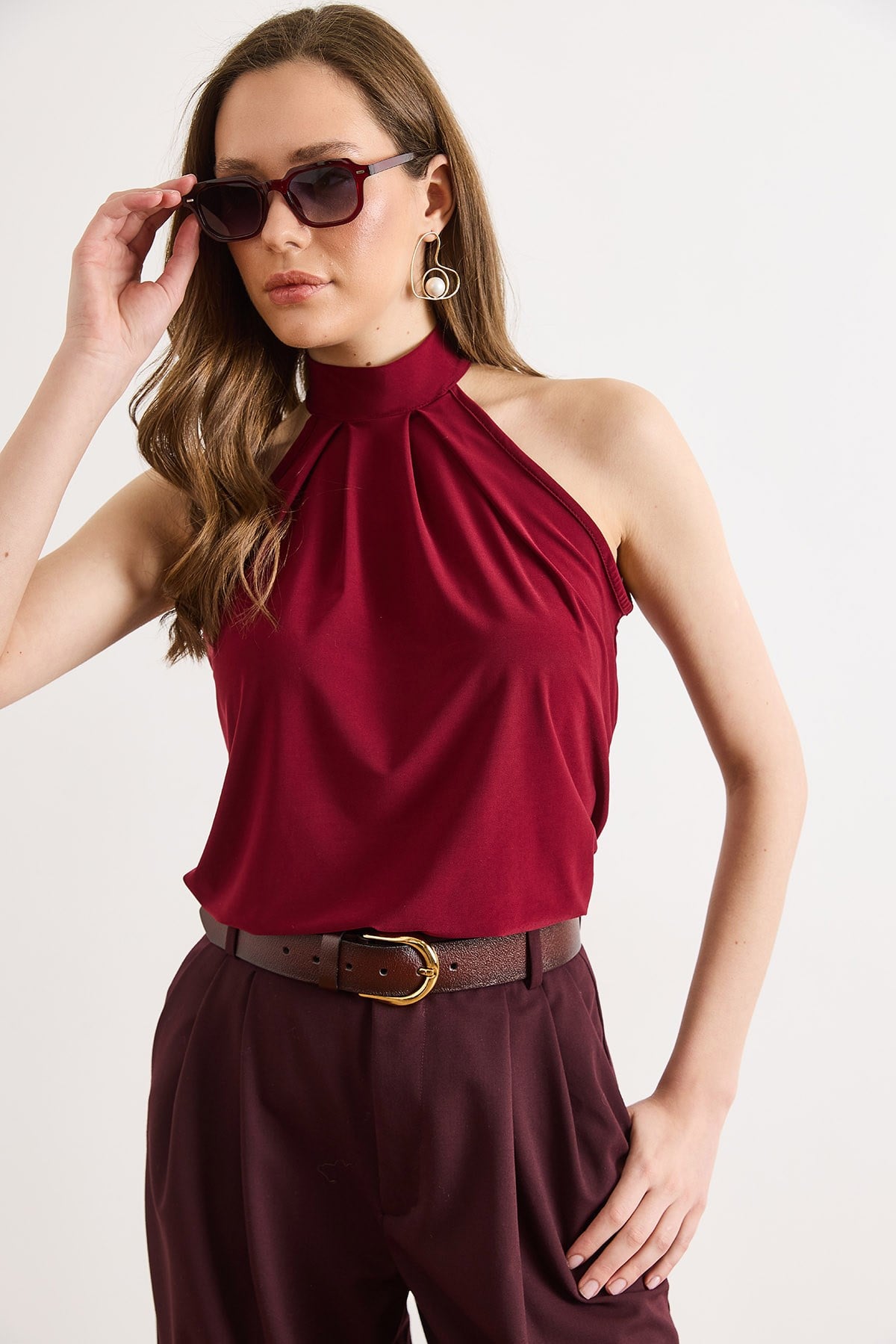Yaka Düğmeli Halter Yaka Dökümlü Bluz Bordo
