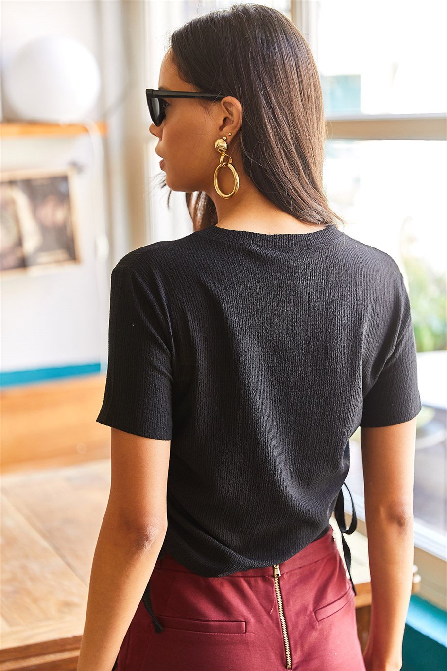 Yanları Büzgülü Dokulu Crop Örme Bluz Siyah