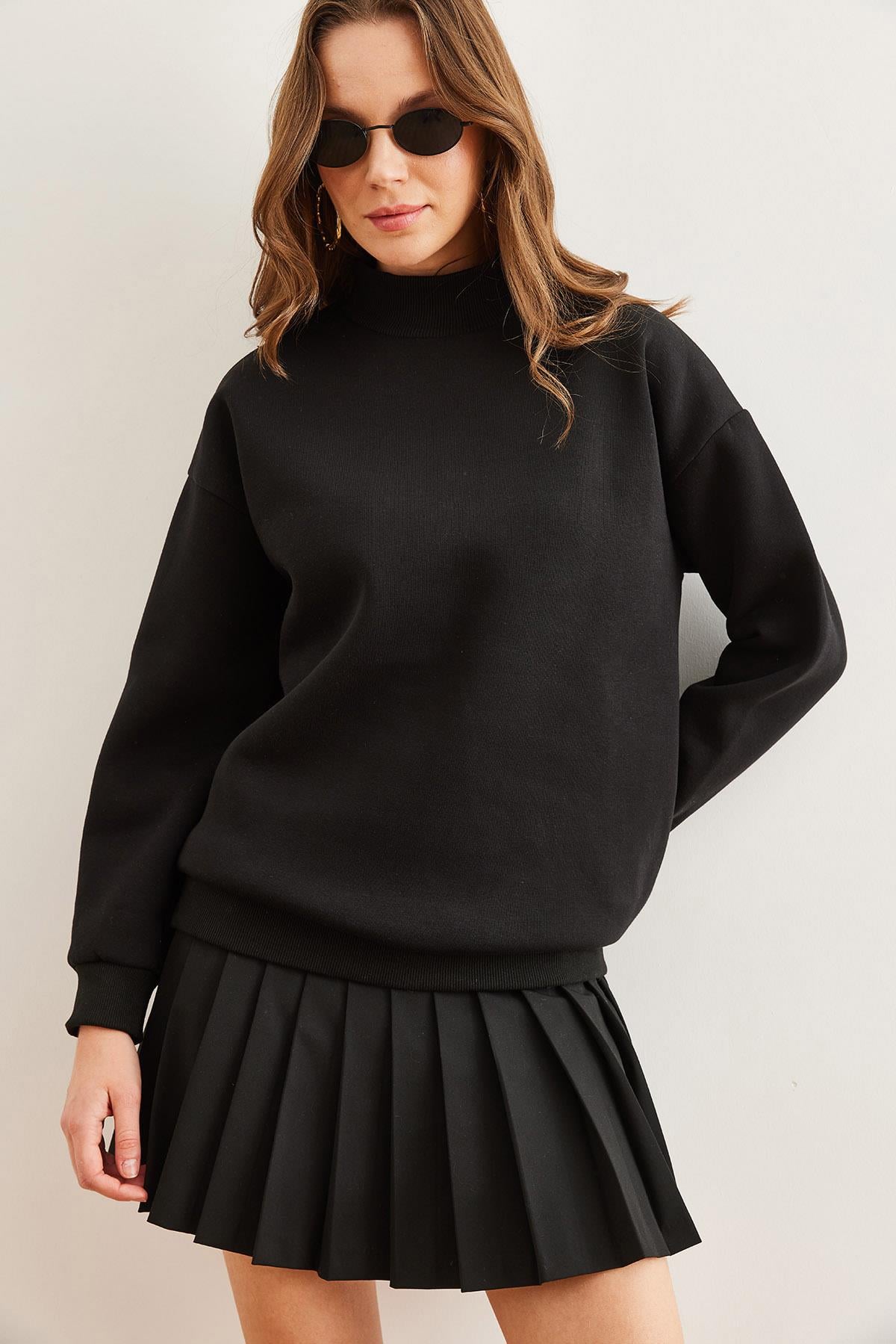 Yarım Balıkçı Şardonlu Basic Sweatshirt Siyah