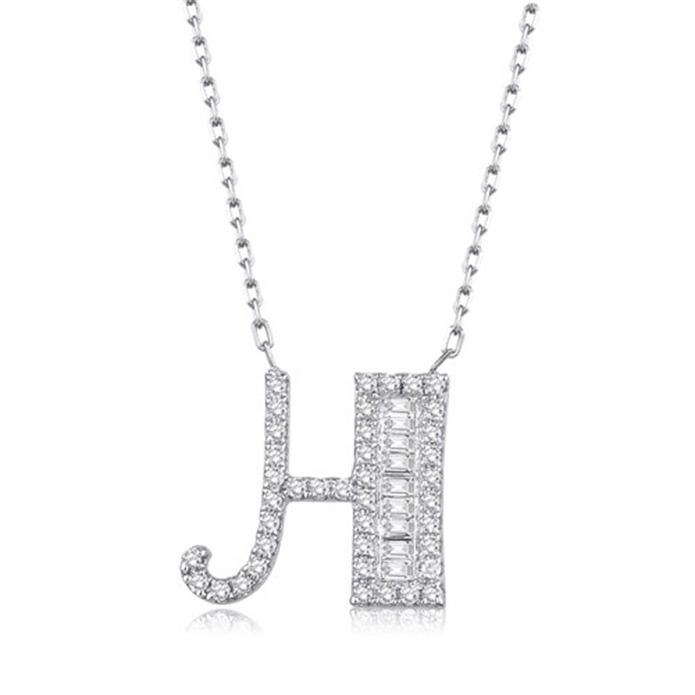 0.27 Karat Pırlanta Baget Kolye