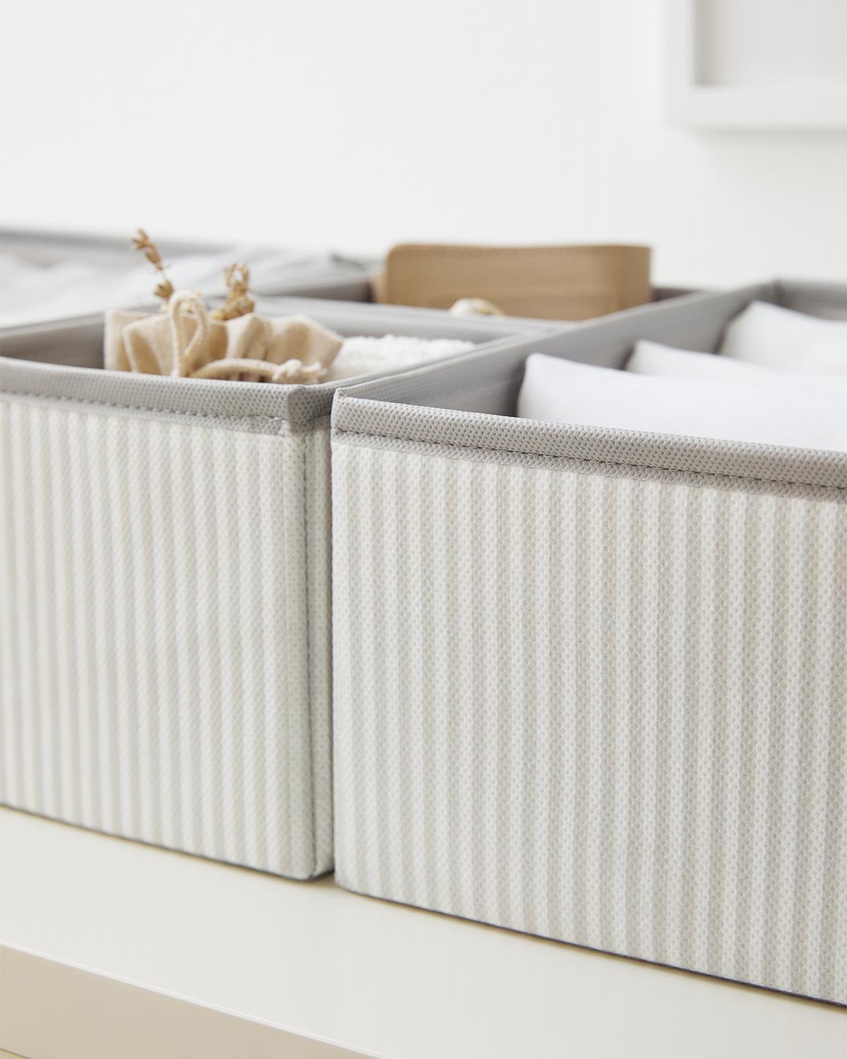 Ocean Home Textile 8'li Gri Çizgili Çekmece İçi Düzenleyici Kutu Set 2 Adet 28 x 28 x 13 / 2 Adet 28 x 13 x 13 / 4 Adet 14 x 14 x 13 cm