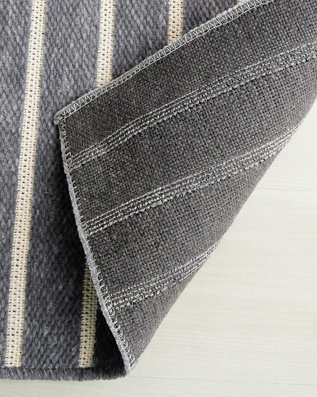 Ocean Home Textile Gri Renk Çizgi Desenli Şönil Halı Kilim 80 x 150 cm