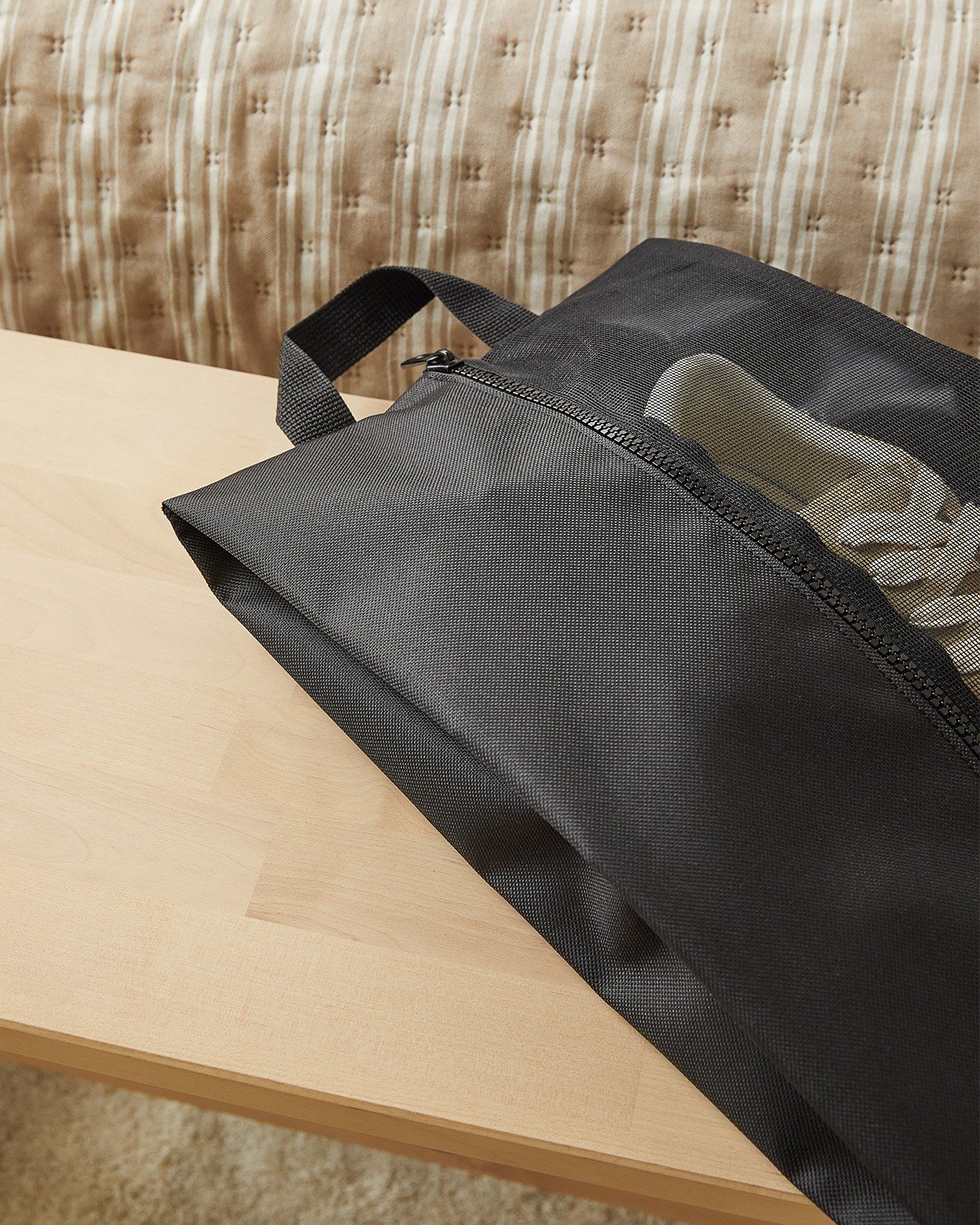 Siyah Renk Fileli Oxford Kumaş Ayakkabı Düzenleyici Taşıma Çantası 22 x 40 x 9 cm