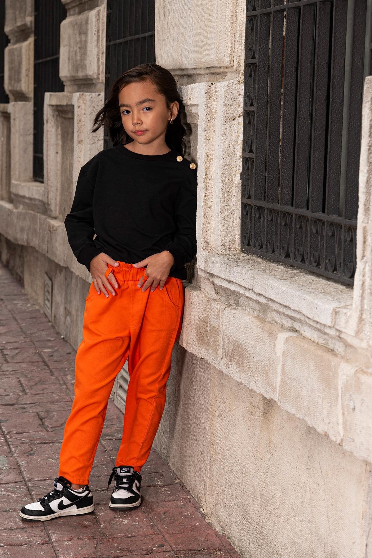 For You Kids 2'li Omuz Düğmeli Bel Fırfırlı Turuncu Gabardin Pantolon Takım For You Kids 2'li Omuz Düğmeli Bel Fırfırlı Turuncu Gabardin Pantolon Takım