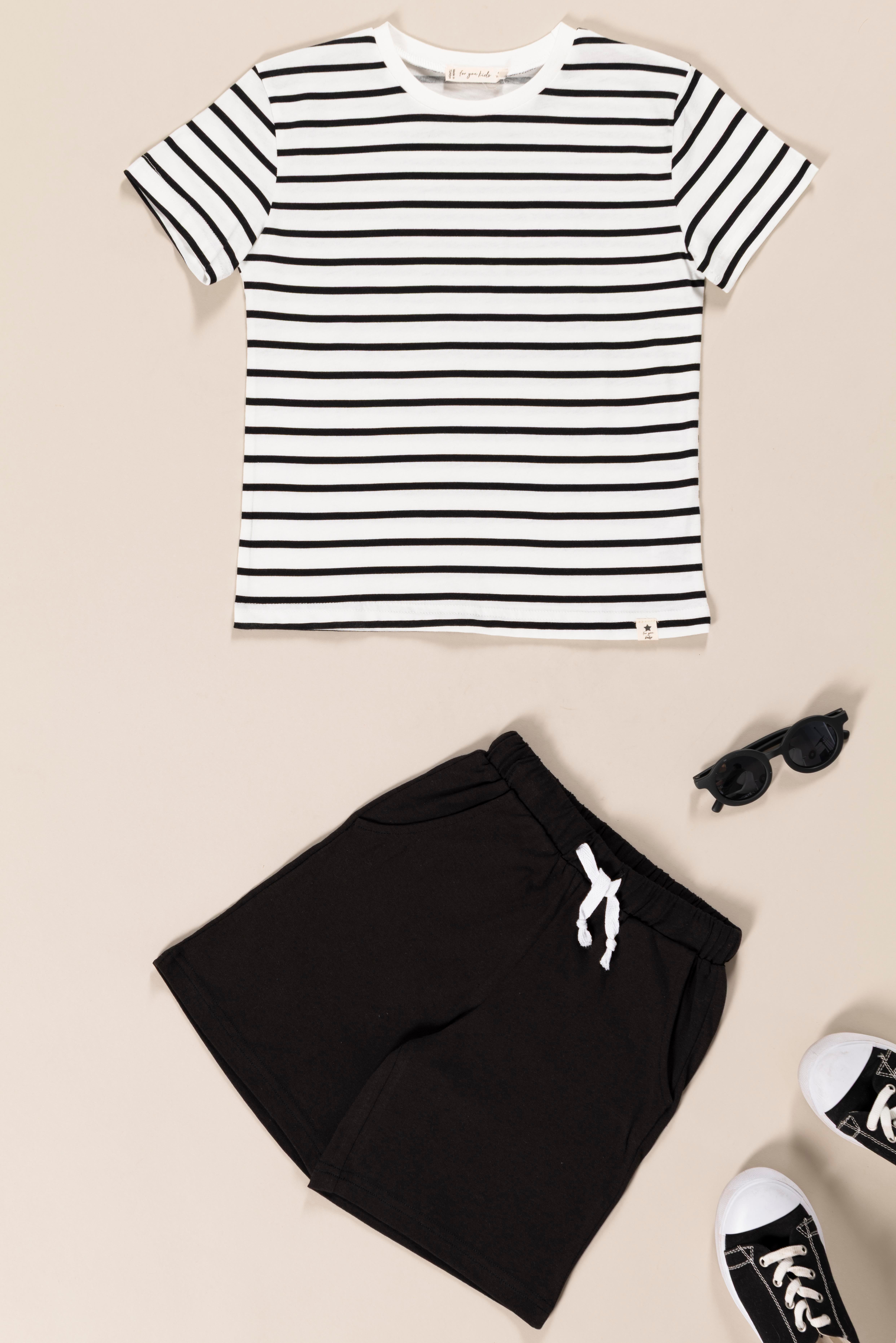 Çizgili Tshirt Şort Siyah Takım/For You Kids/Alt Üst Takım For You Kids Çizgili Tshirt Şort Siyah Takım