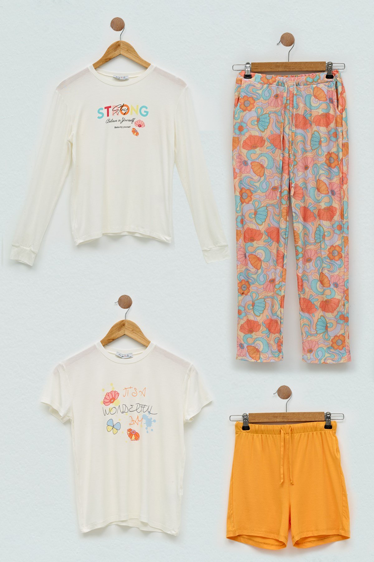 For You Kids/Çocuk Pijama Takımları For You Kids For You Kids 4 lü Strong Baskılı Ekru Pijama Takım 