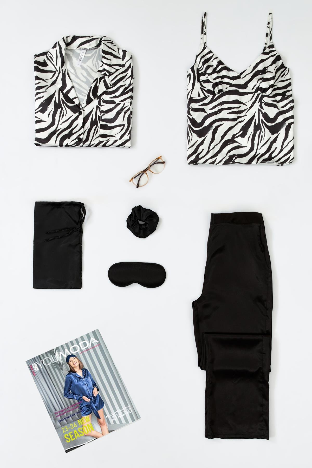 For You Moda 6 lı Zebra Hem İçerde Hem Dışarıda Siyah Pijama Takım  For You Moda 6'lı Zebra Hem İçerde Hem Dışarıda Siyah Pijama Takımı