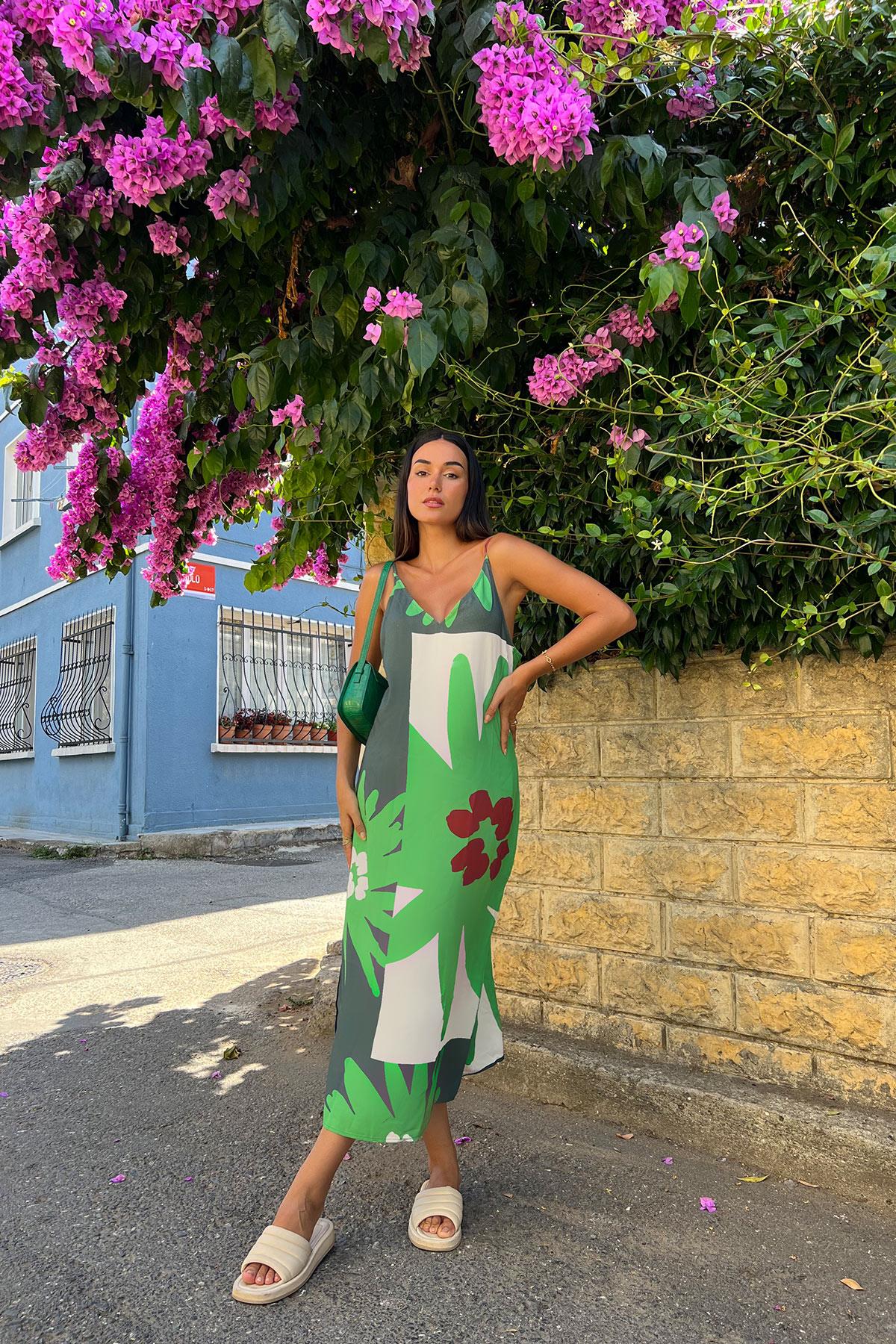 For You Woman Askılı V Yırtmaçlı yaka Çicek Desenli Yeşil Elbise For You Woman Askılı V Yırtmaçlı Yaka Çicek Desenli Yeşil Elbise