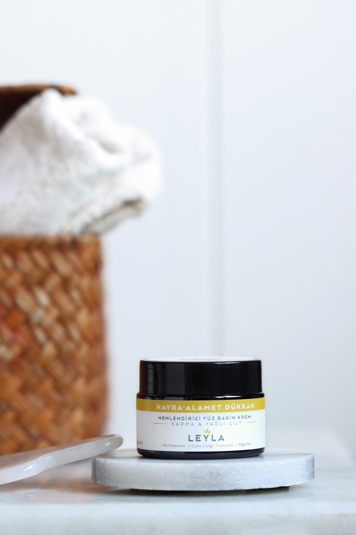 Hayra Alamet Leyla Nemlendirici Yüz Bakım Kremi