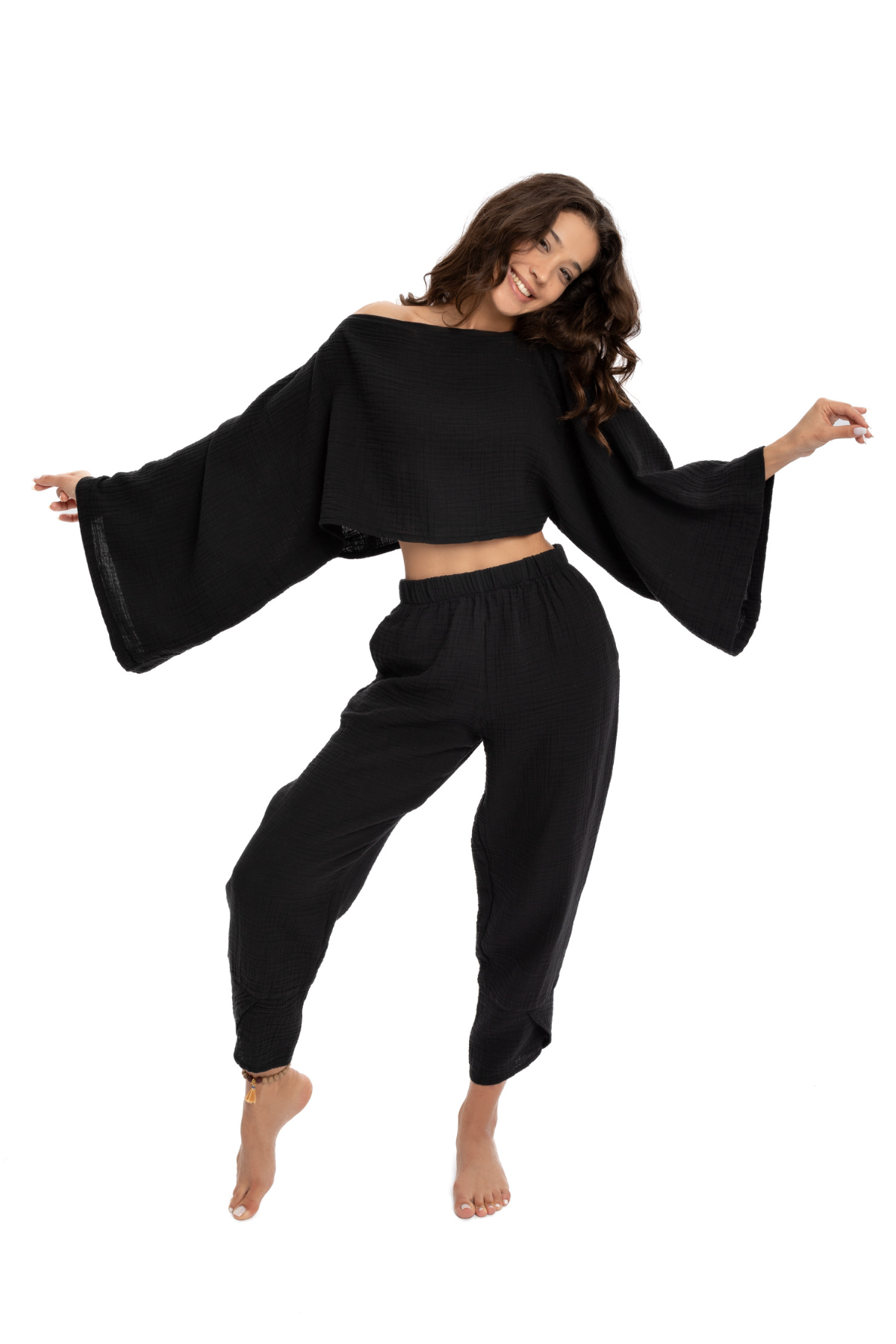 Husufi Bürümcüklü Siyah Crop Bluz