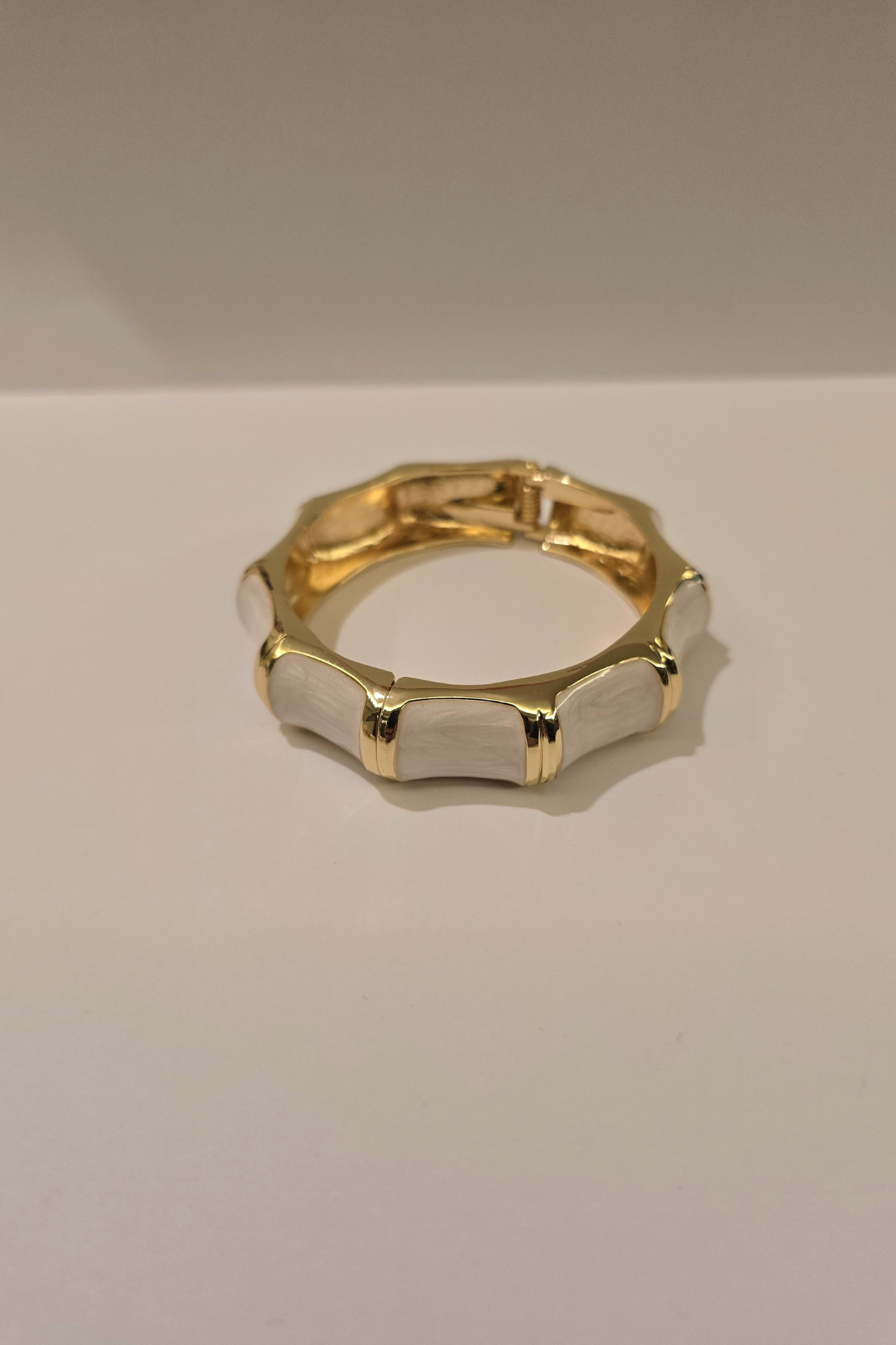 Seen By Seda Kemik Mineli Kelepçe Bileklik, Krem SN-18237