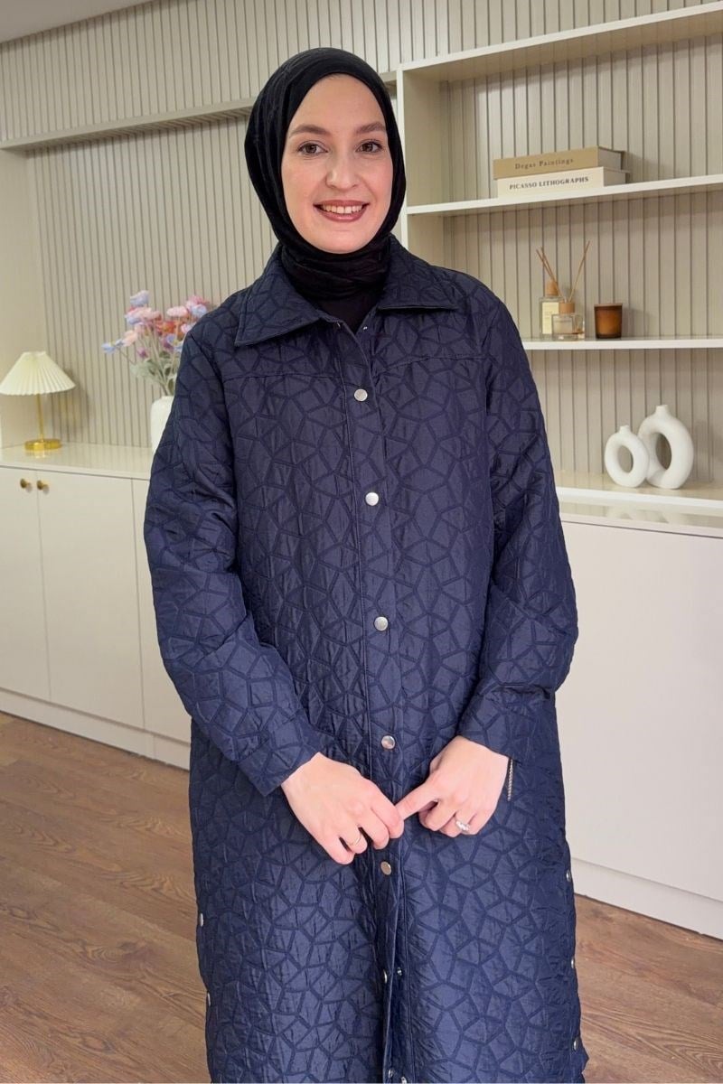 Önü Ve Yanları Çıtçıtlı Mozaik Kapitone Kap Lacivert